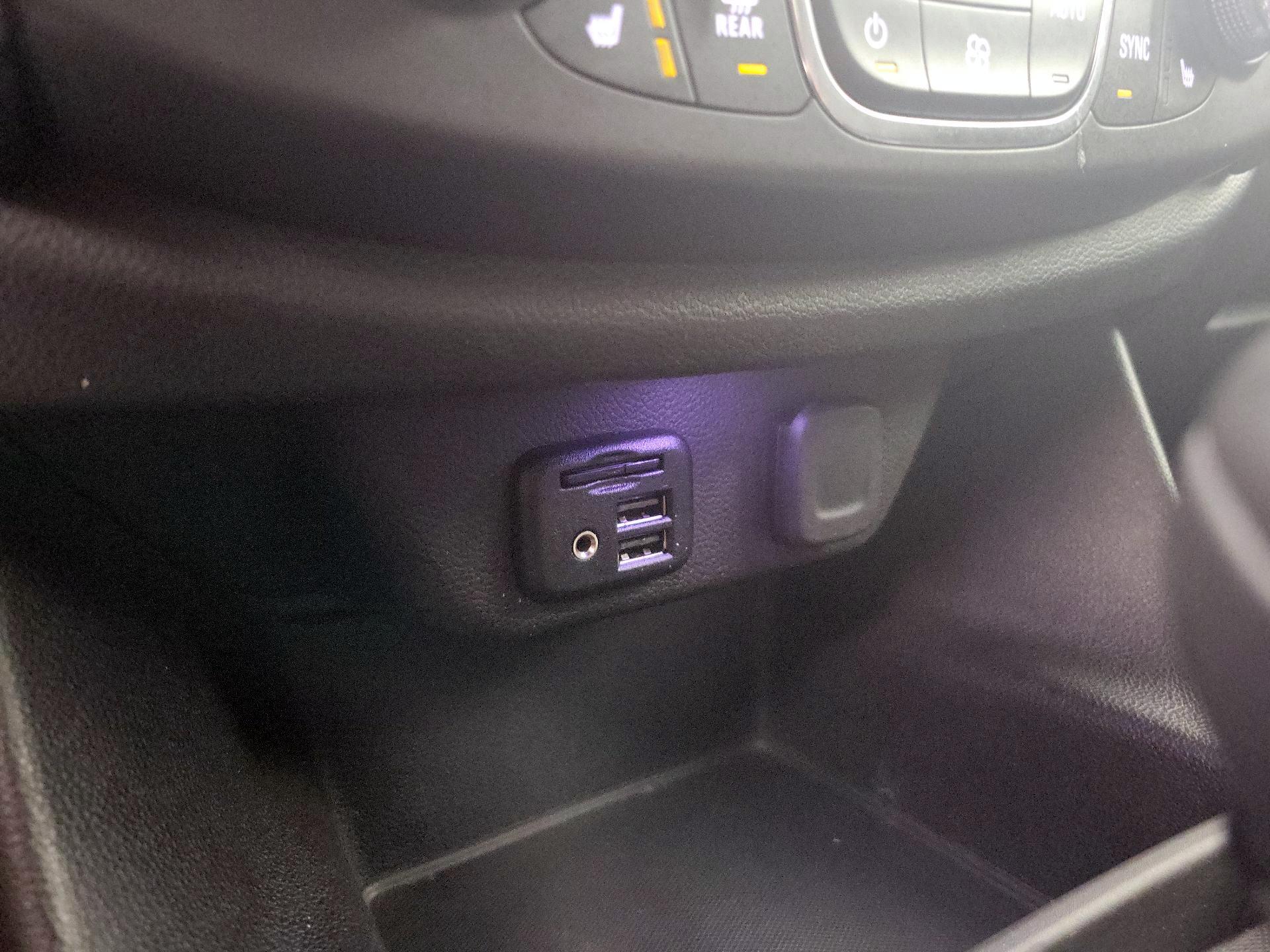 Thumbnail: 2021 Chevrolet Traverse - 19