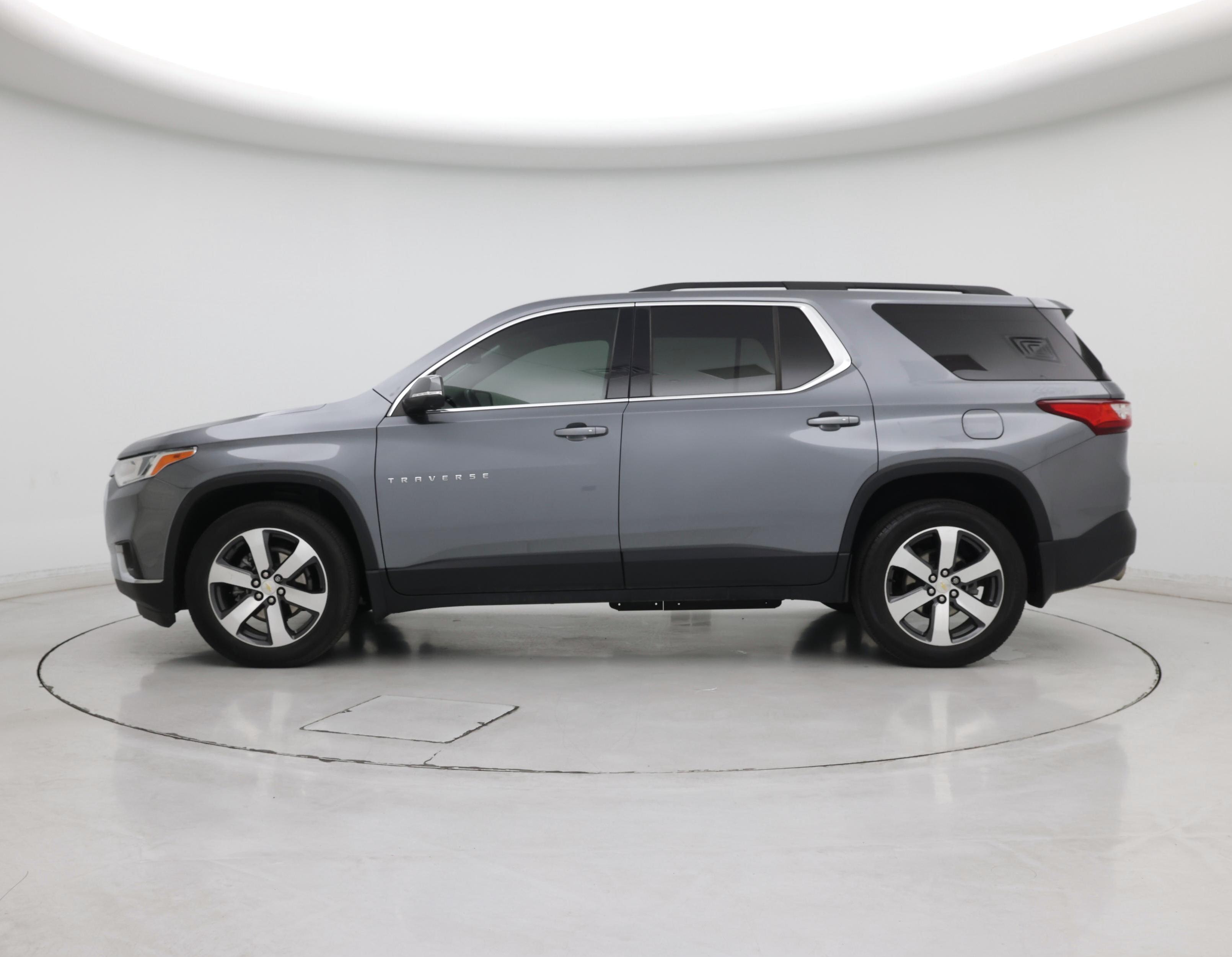 Thumbnail: 2021 Chevrolet Traverse - 3