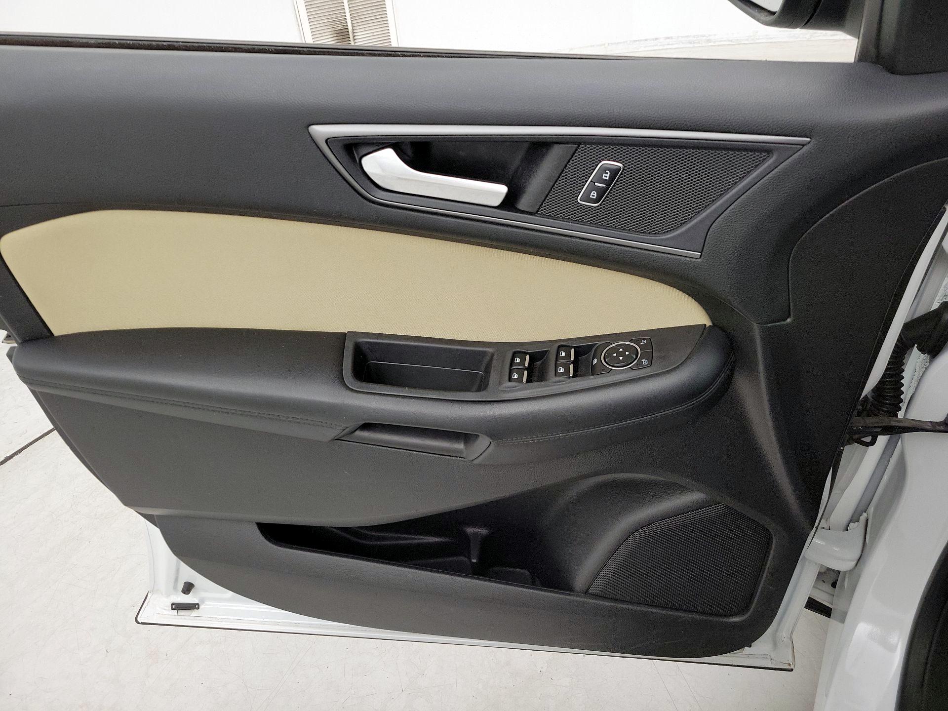 Thumbnail: 2017 Ford Edge - 12