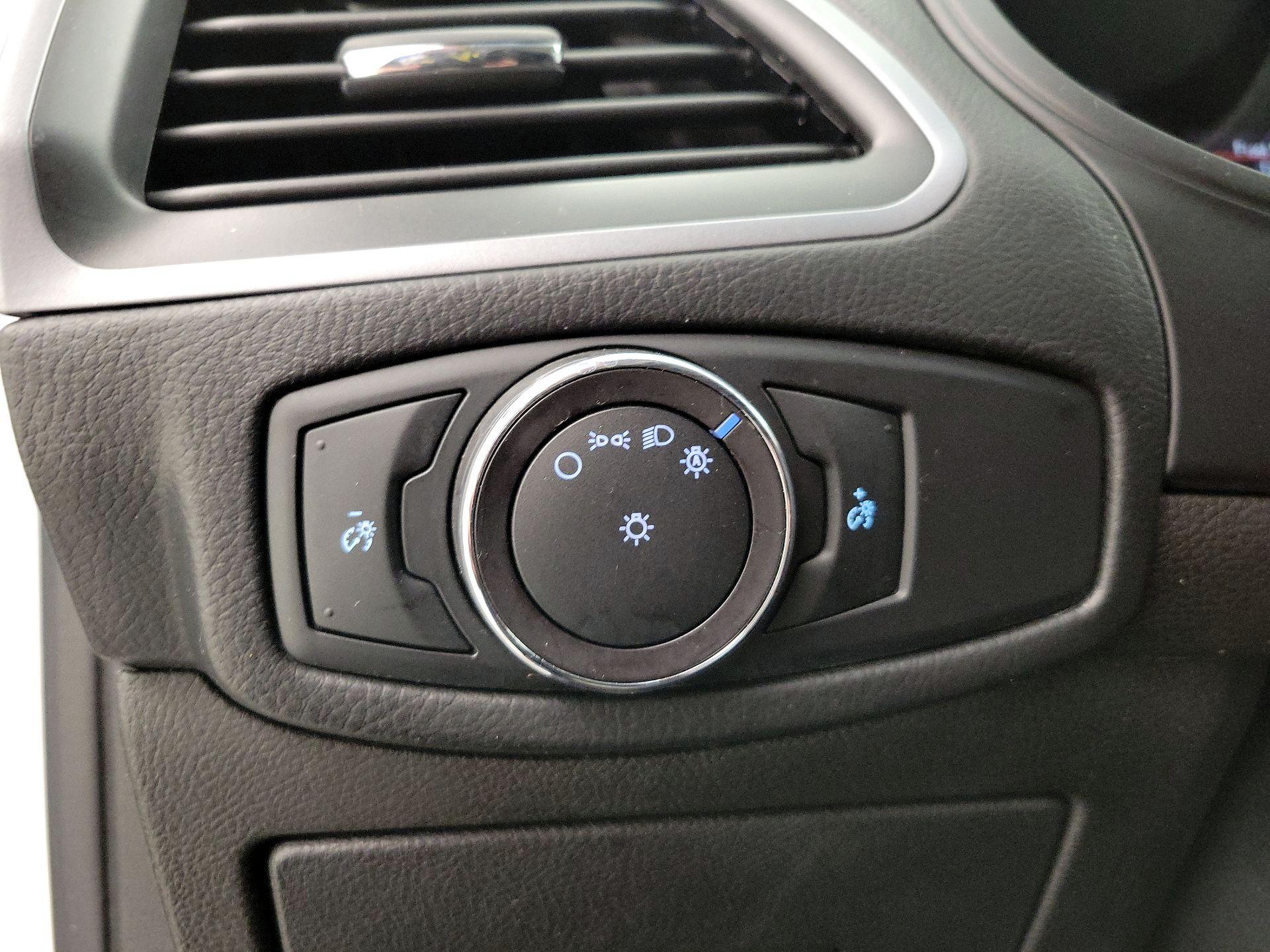 Thumbnail: 2017 Ford Edge - 13