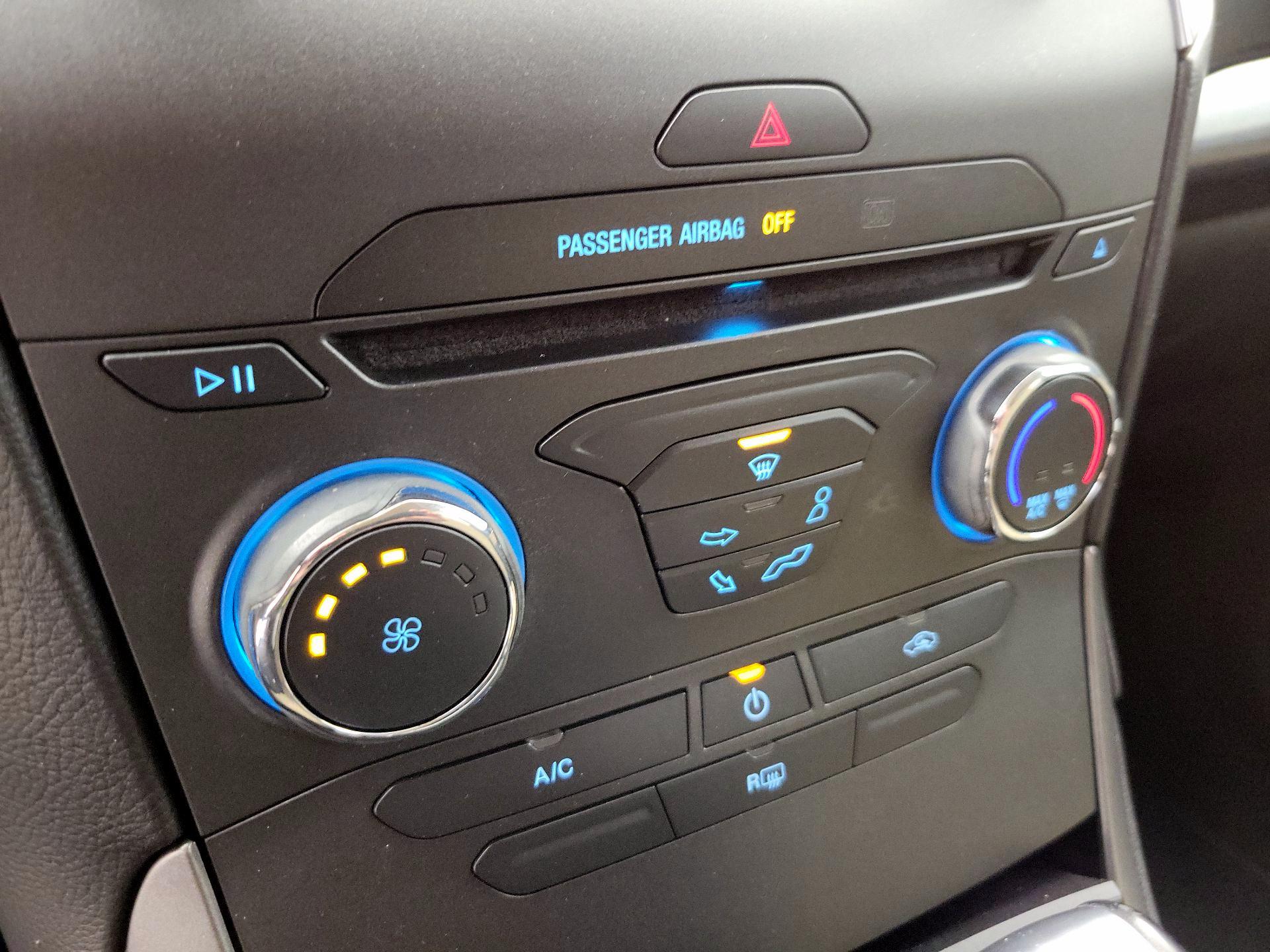 Thumbnail: 2017 Ford Edge - 16