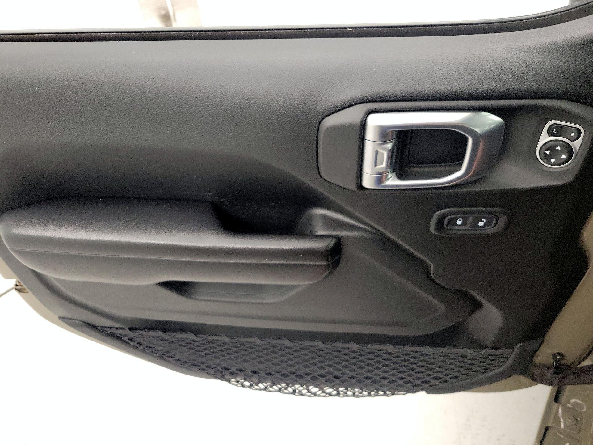 Thumbnail: 2020 Jeep Gladiator - 12