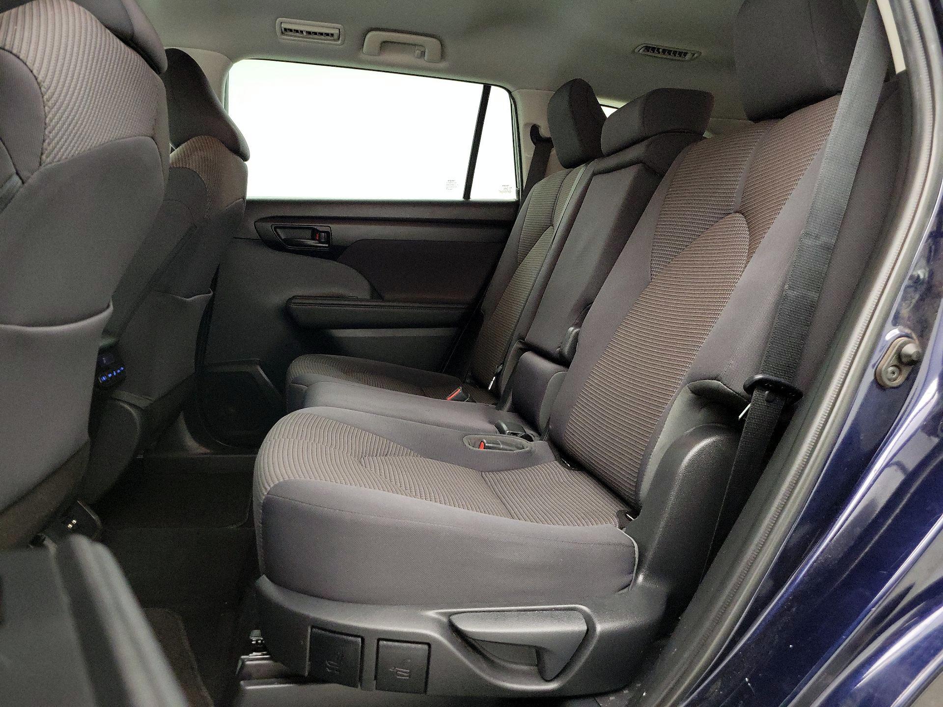 Thumbnail: 2021 Toyota Highlander - 19