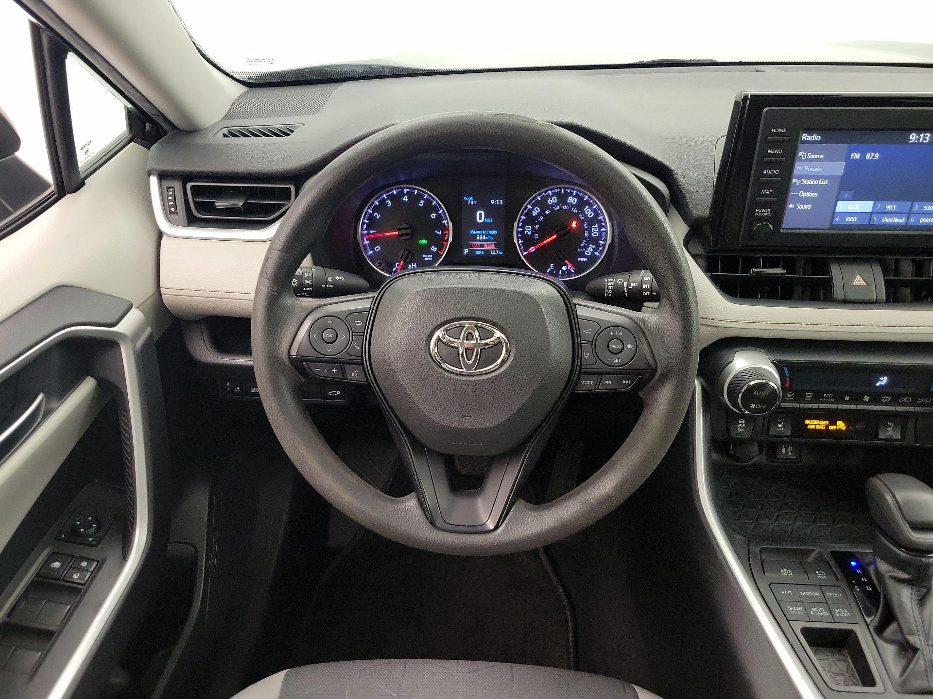 Thumbnail: 2019 Toyota RAV4 - 10
