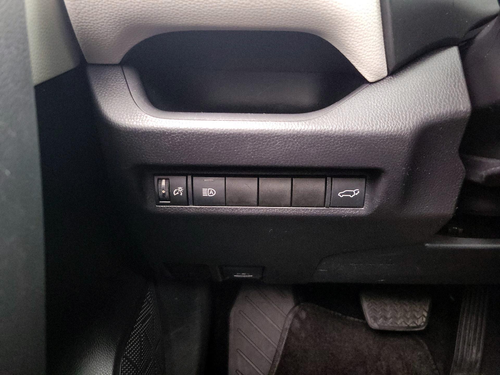 Thumbnail: 2019 Toyota RAV4 - 13