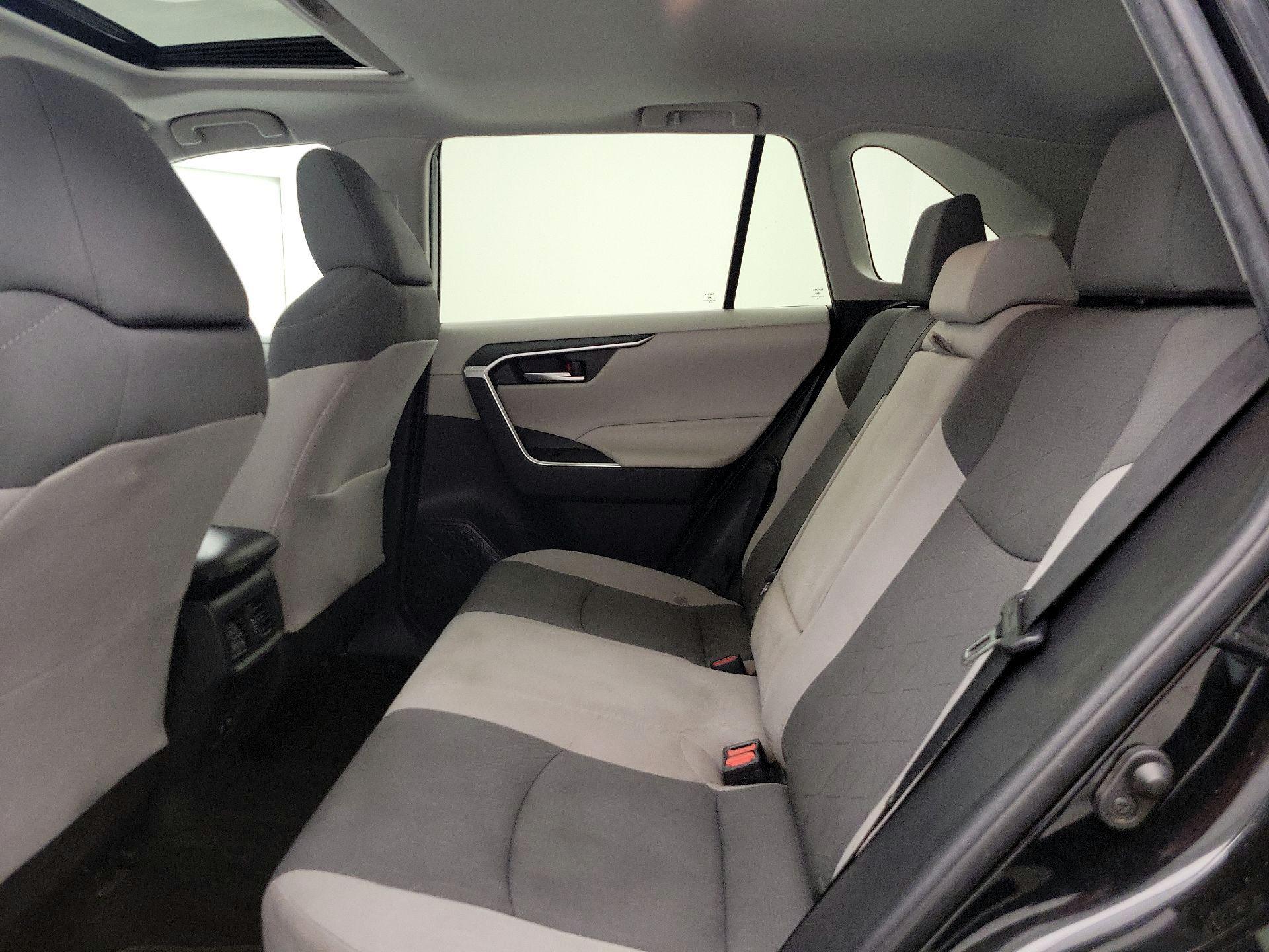 Thumbnail: 2019 Toyota RAV4 - 20