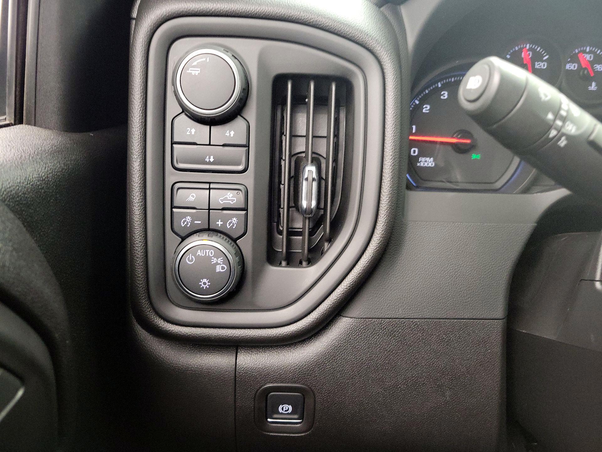 Thumbnail: 2025 Chevrolet Silverado 2500 - 13