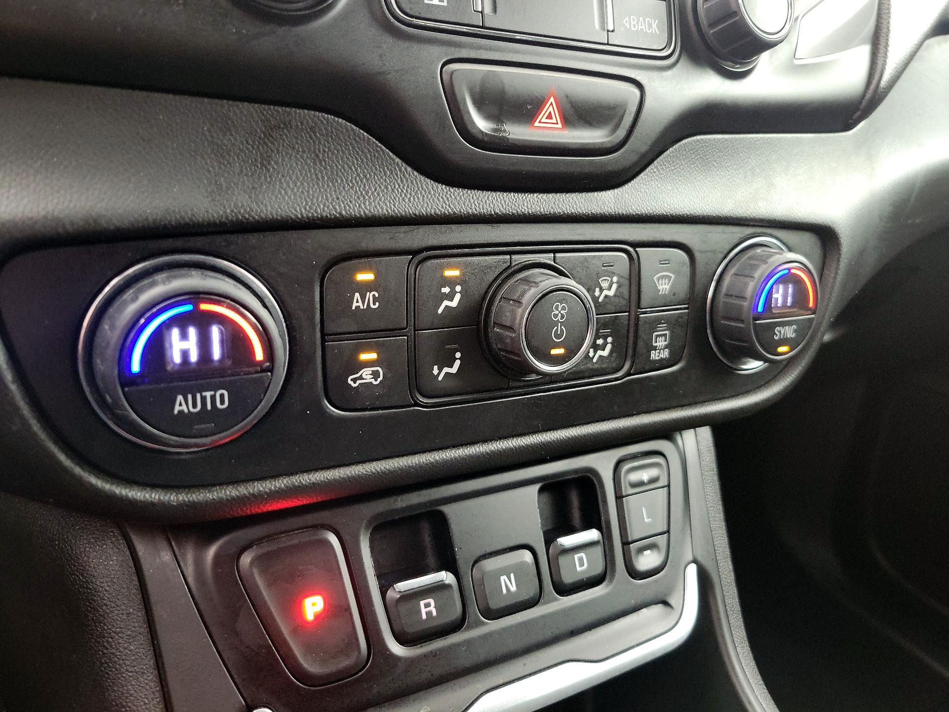 Thumbnail: 2020 GMC Terrain - 16