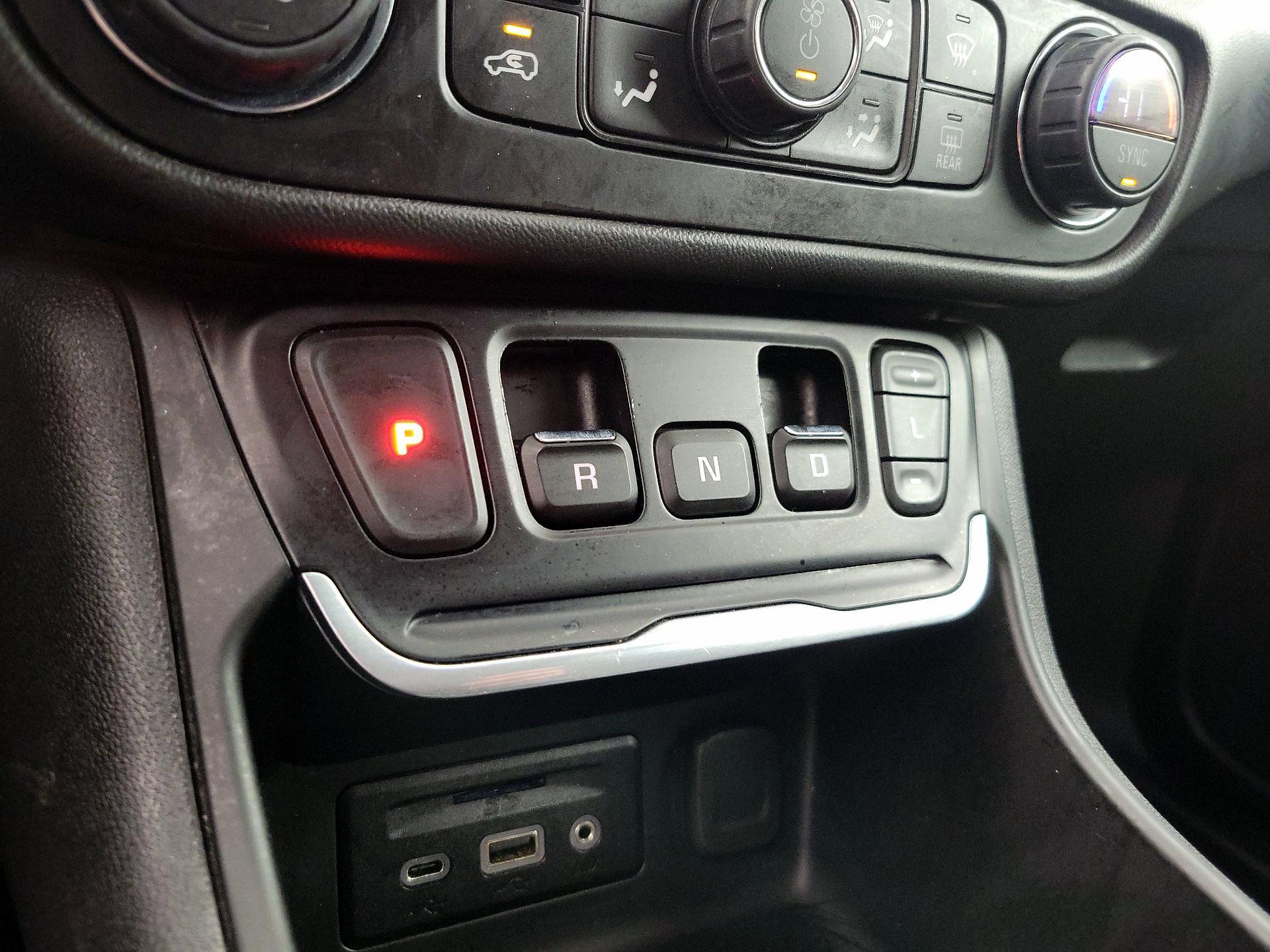 Thumbnail: 2020 GMC Terrain - 17