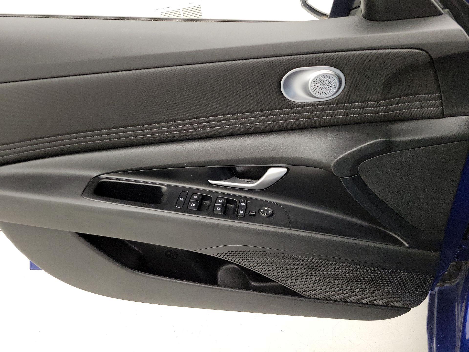 Thumbnail: 2023 Hyundai Elantra - 12