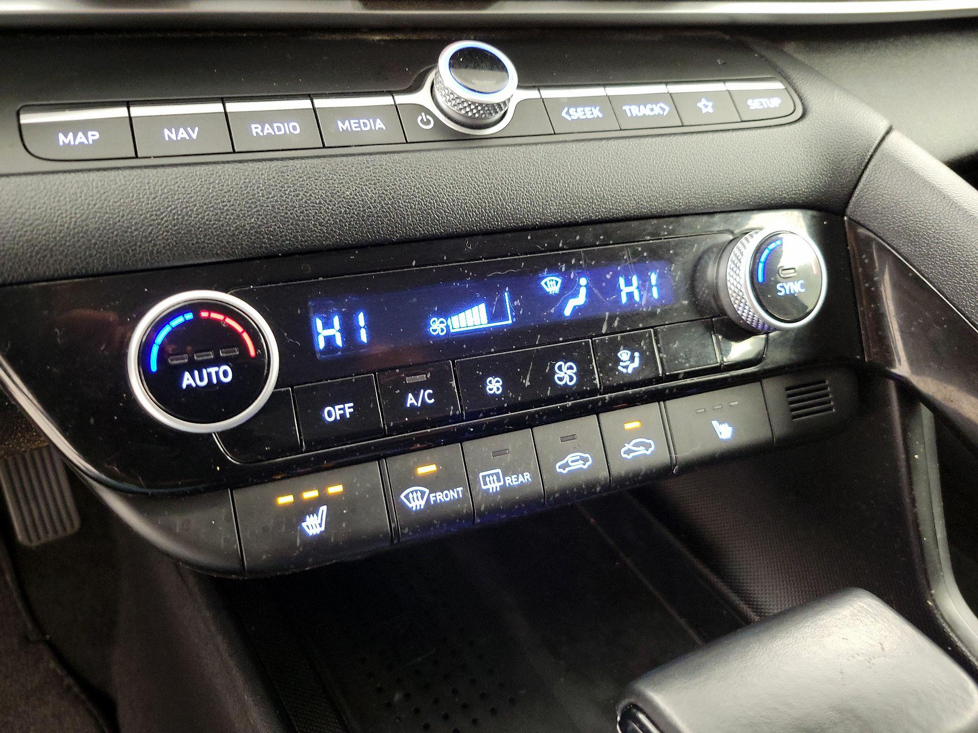 Thumbnail: 2023 Hyundai Elantra - 17