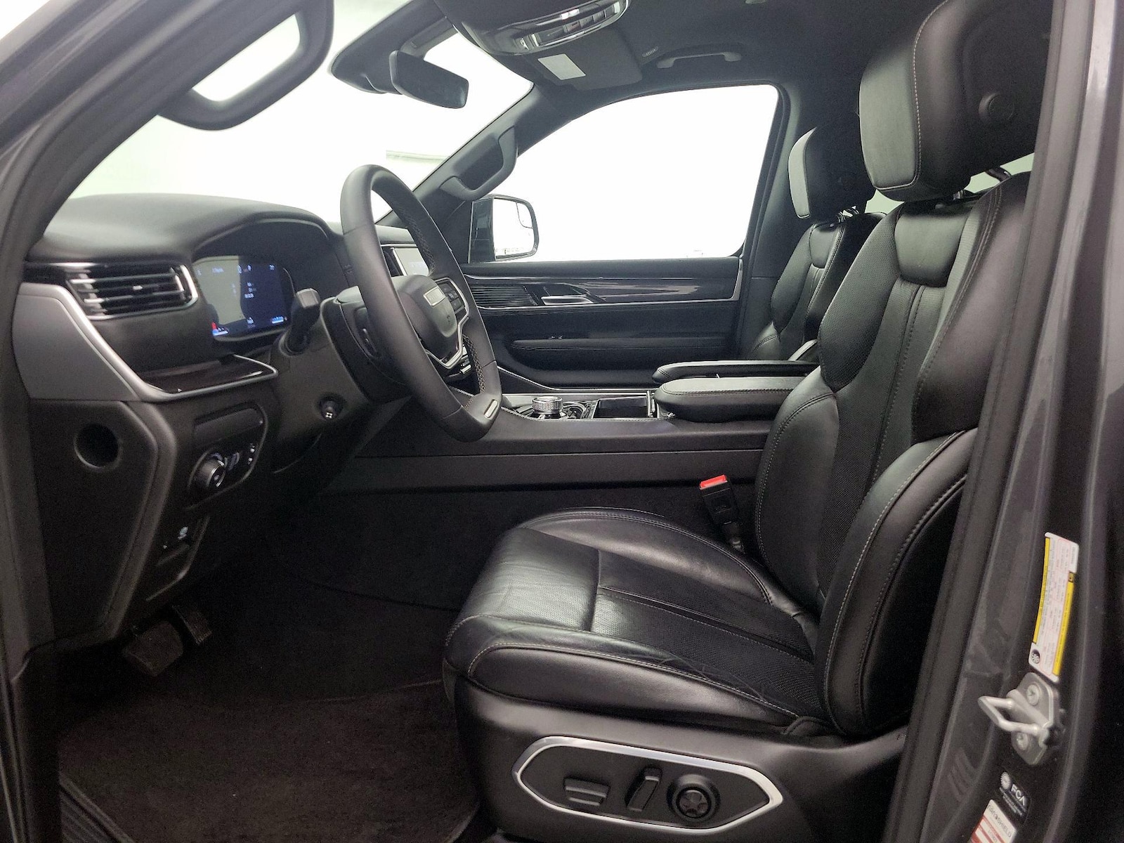 2023 Jeep Wagoneer Series I - Photo 12