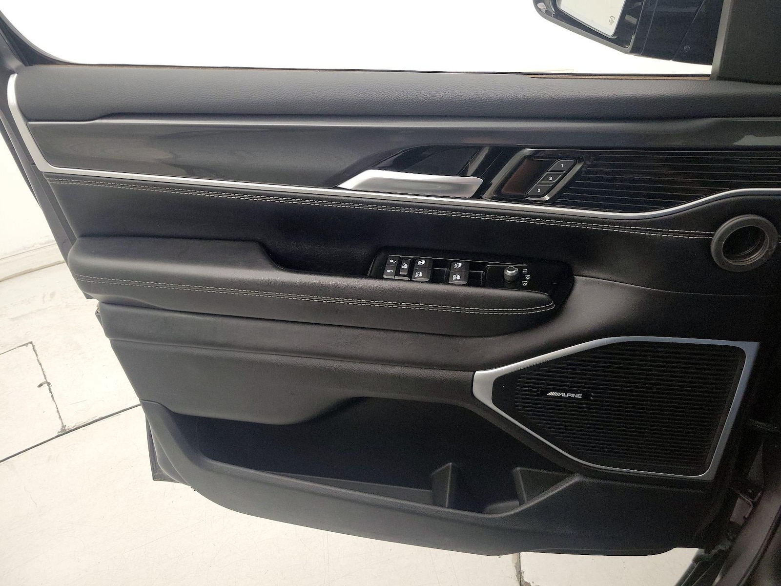 2023 Jeep Wagoneer Series I - Photo 13
