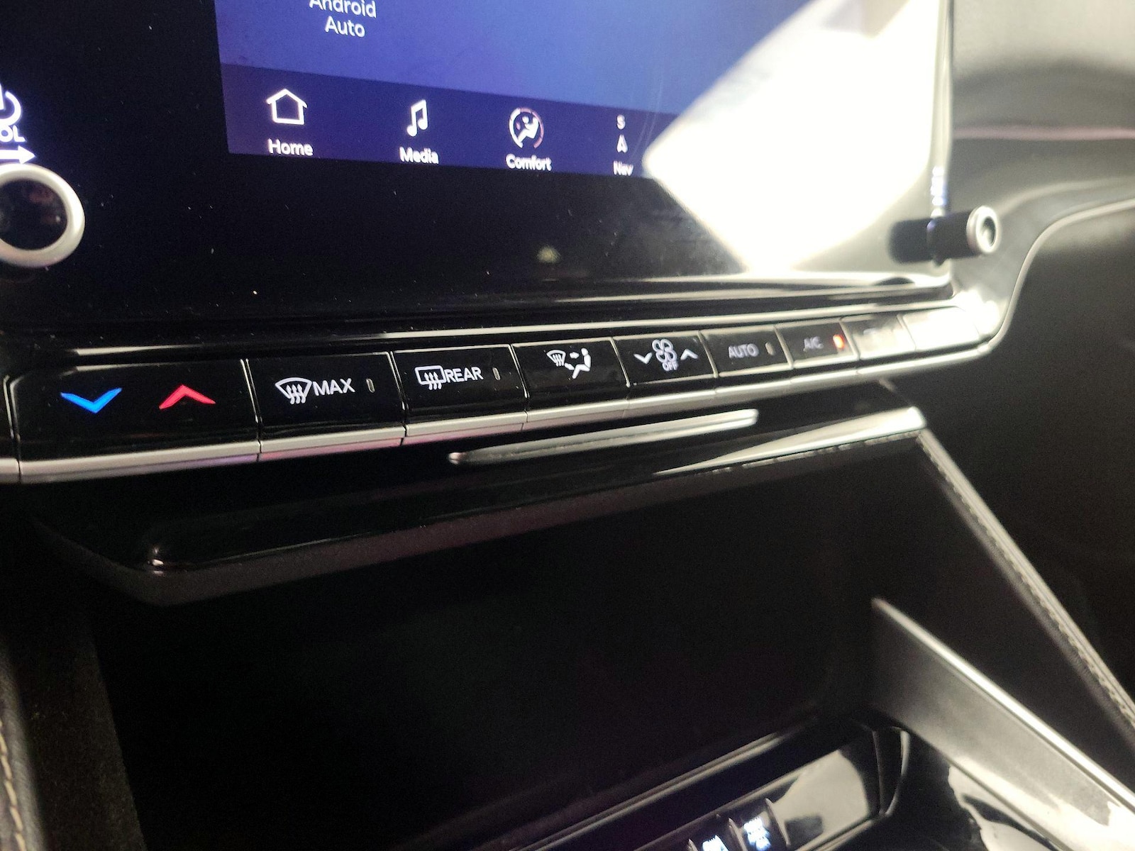 2023 Jeep Wagoneer Series I - Photo 18