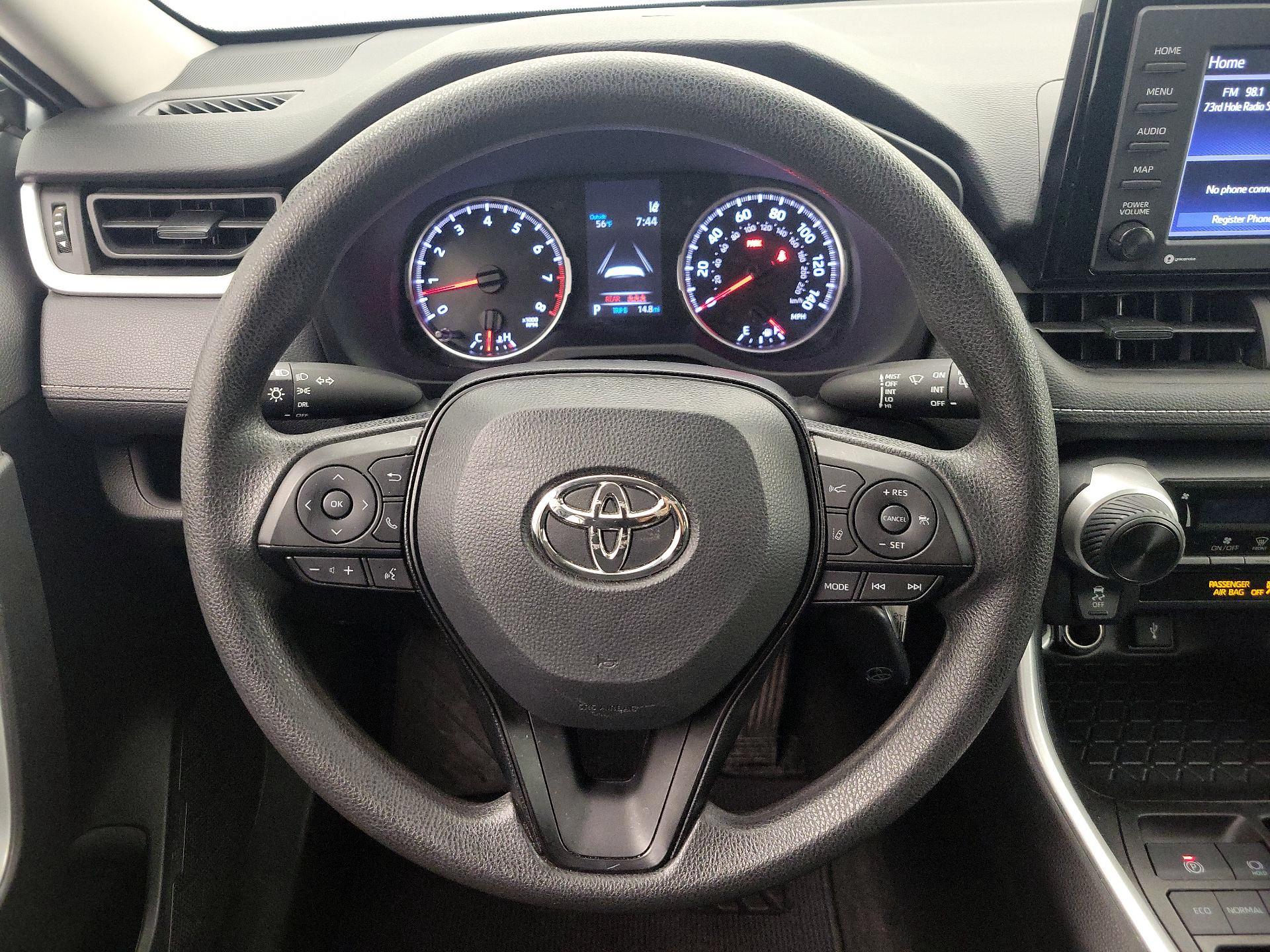 Thumbnail: 2022 Toyota RAV4 - 10