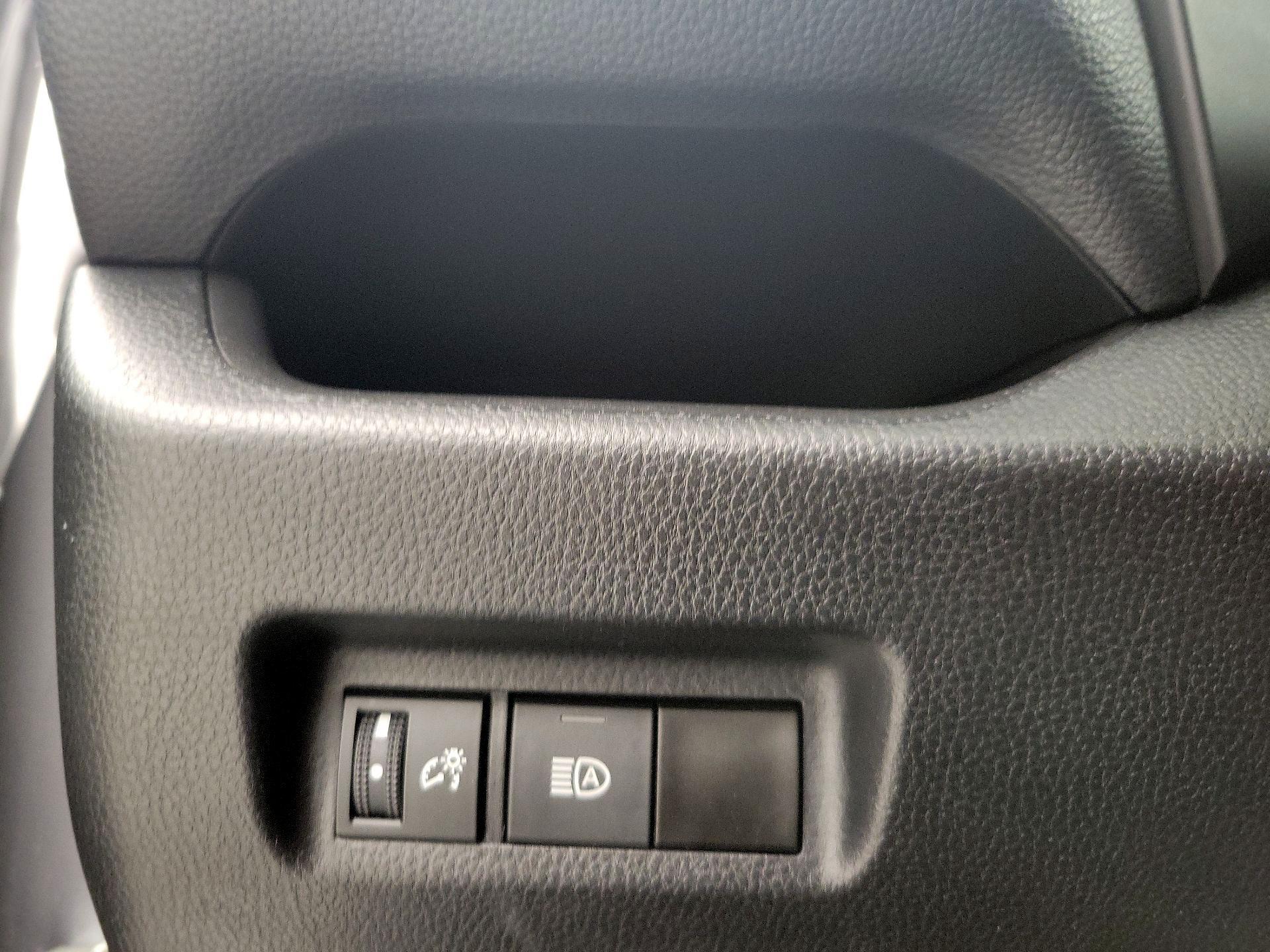 Thumbnail: 2022 Toyota RAV4 - 13