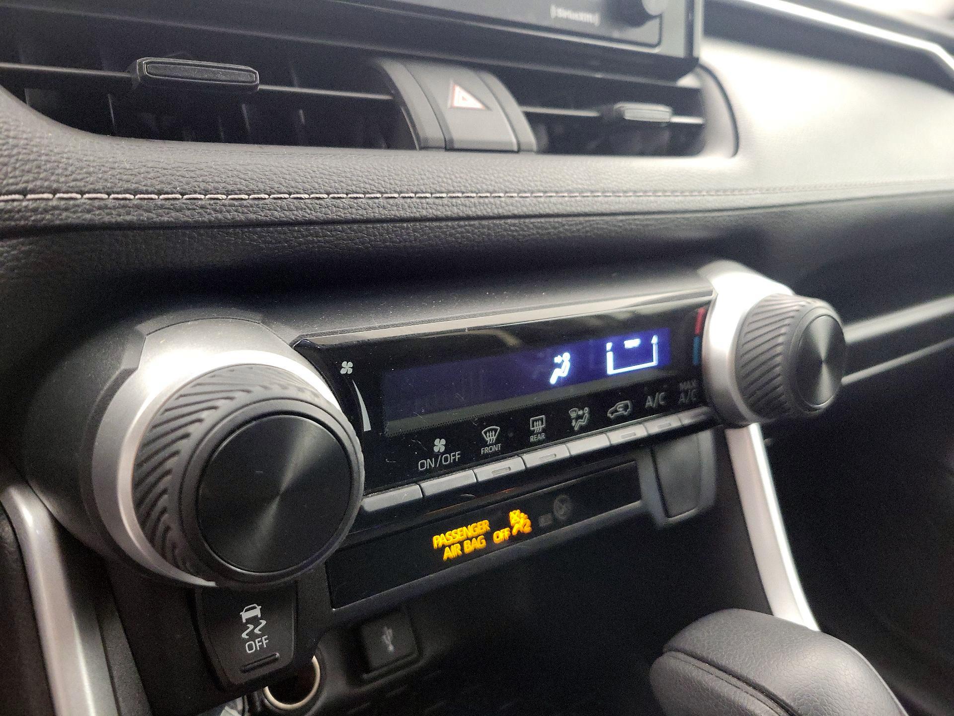 Thumbnail: 2022 Toyota RAV4 - 16