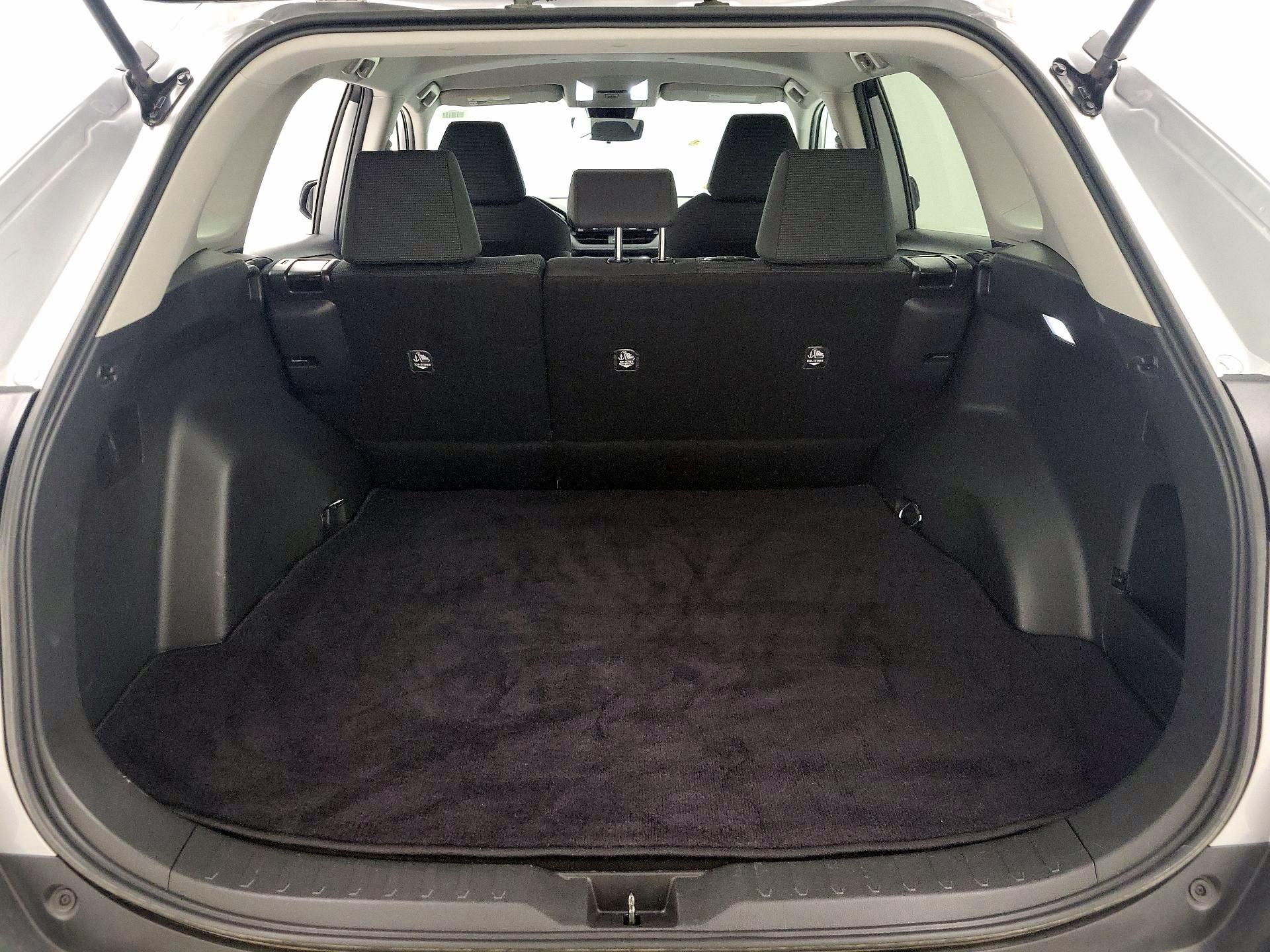 Thumbnail: 2022 Toyota RAV4 - 20