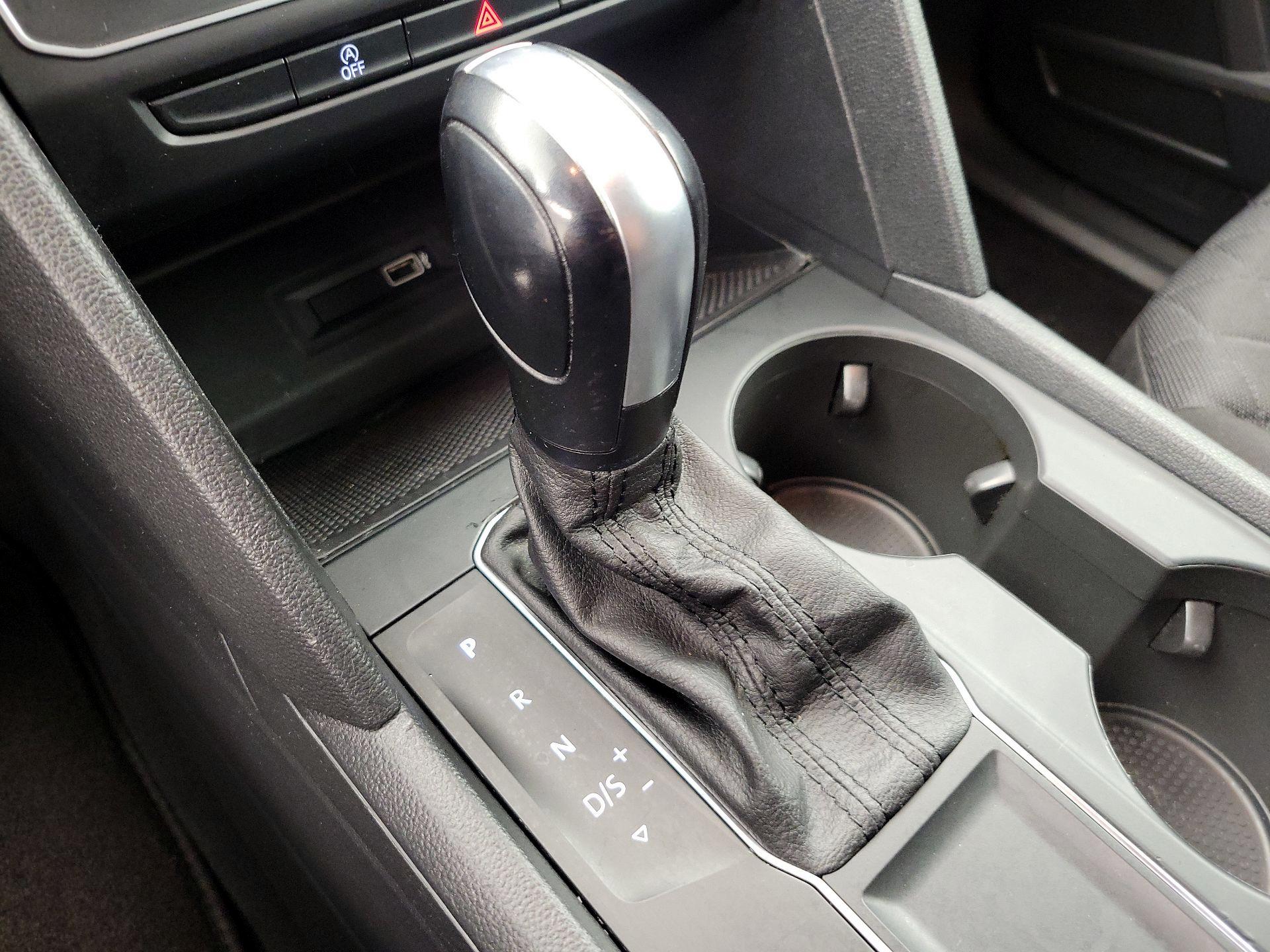 Thumbnail: 2019 Volkswagen Atlas - 17