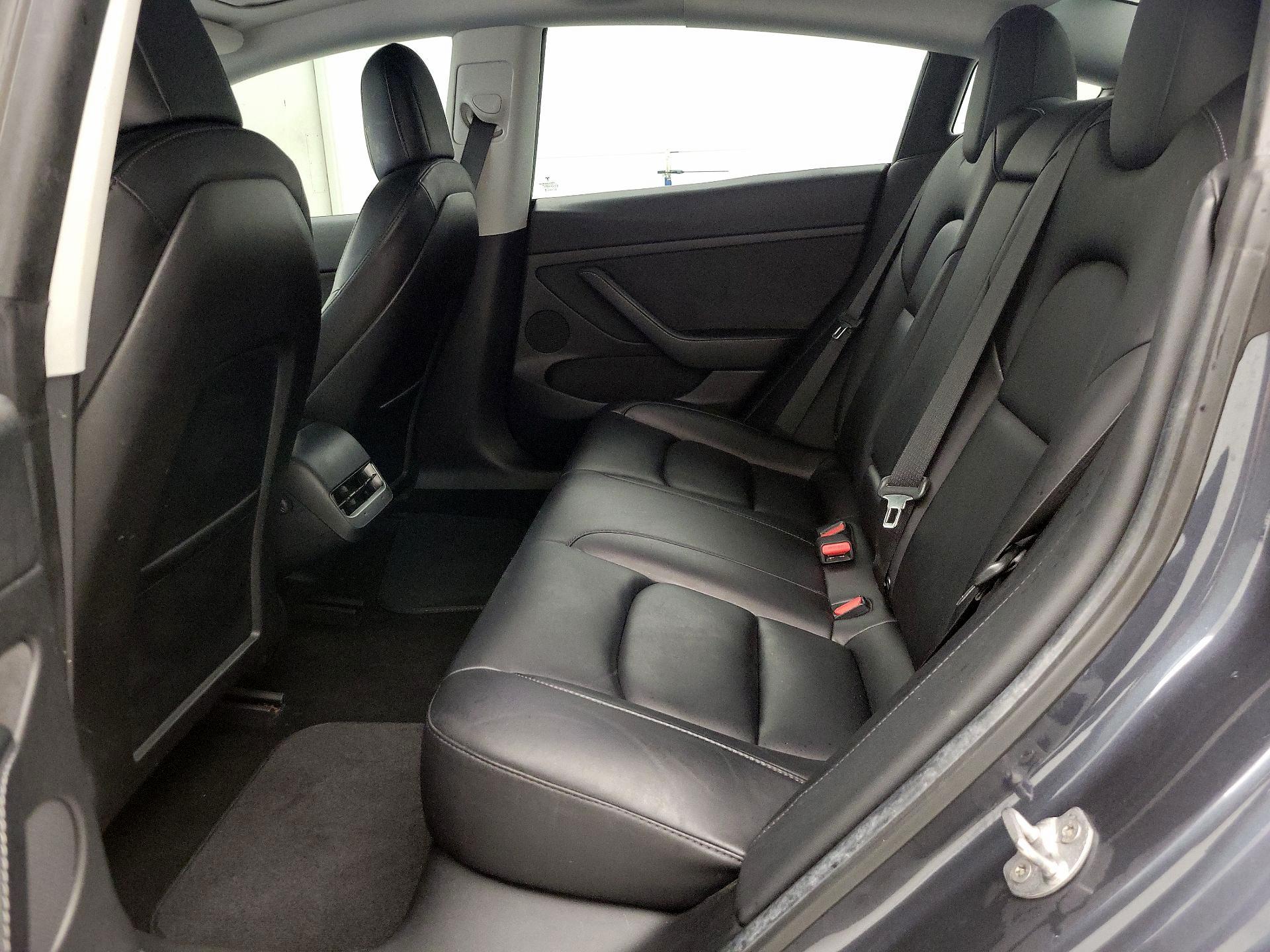 Thumbnail: 2021 Tesla Model 3 - 19