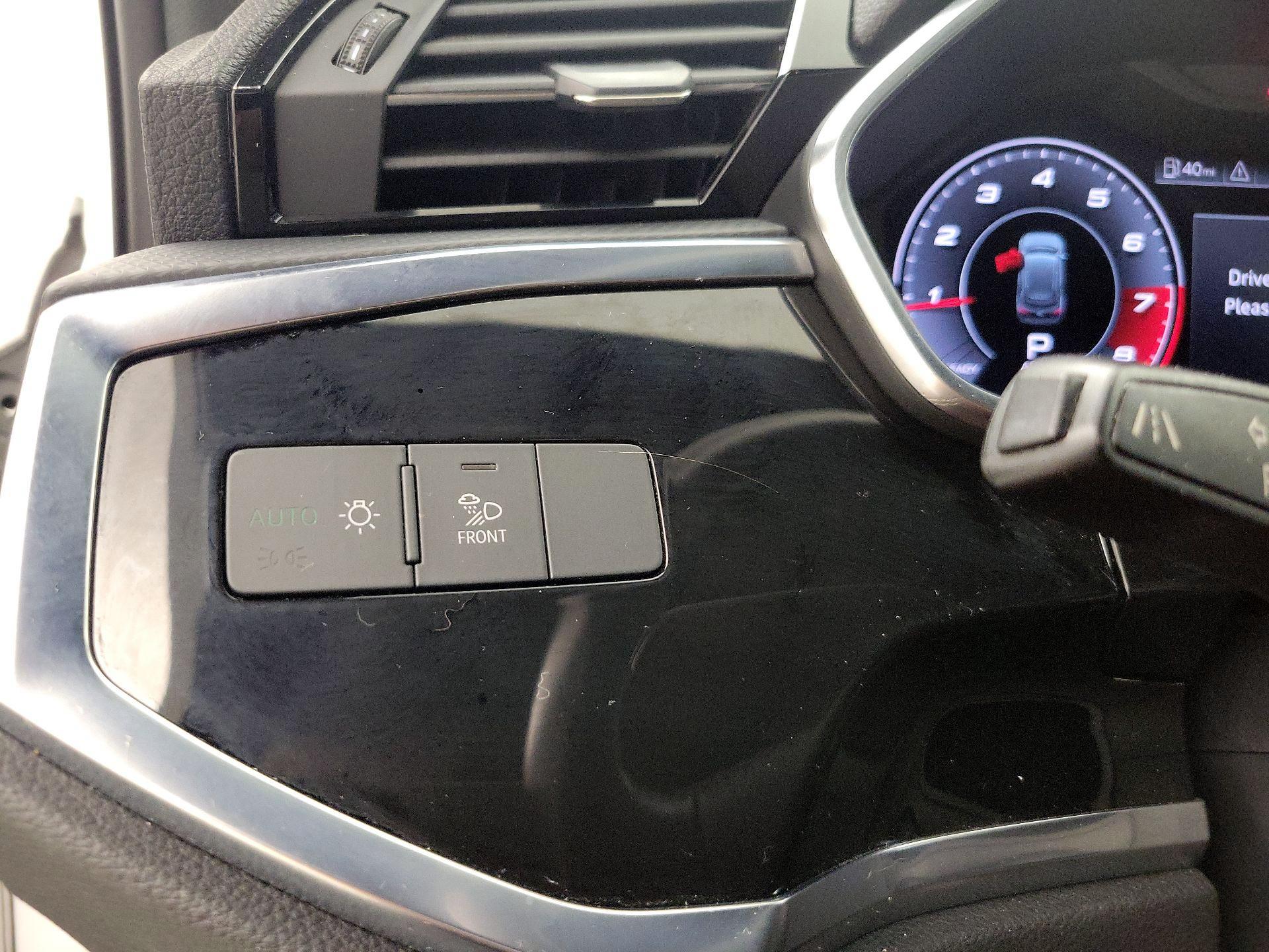 Thumbnail: 2020 Audi Q3 - 13