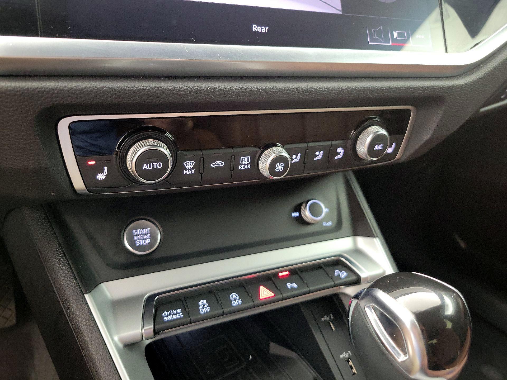 Thumbnail: 2020 Audi Q3 - 17