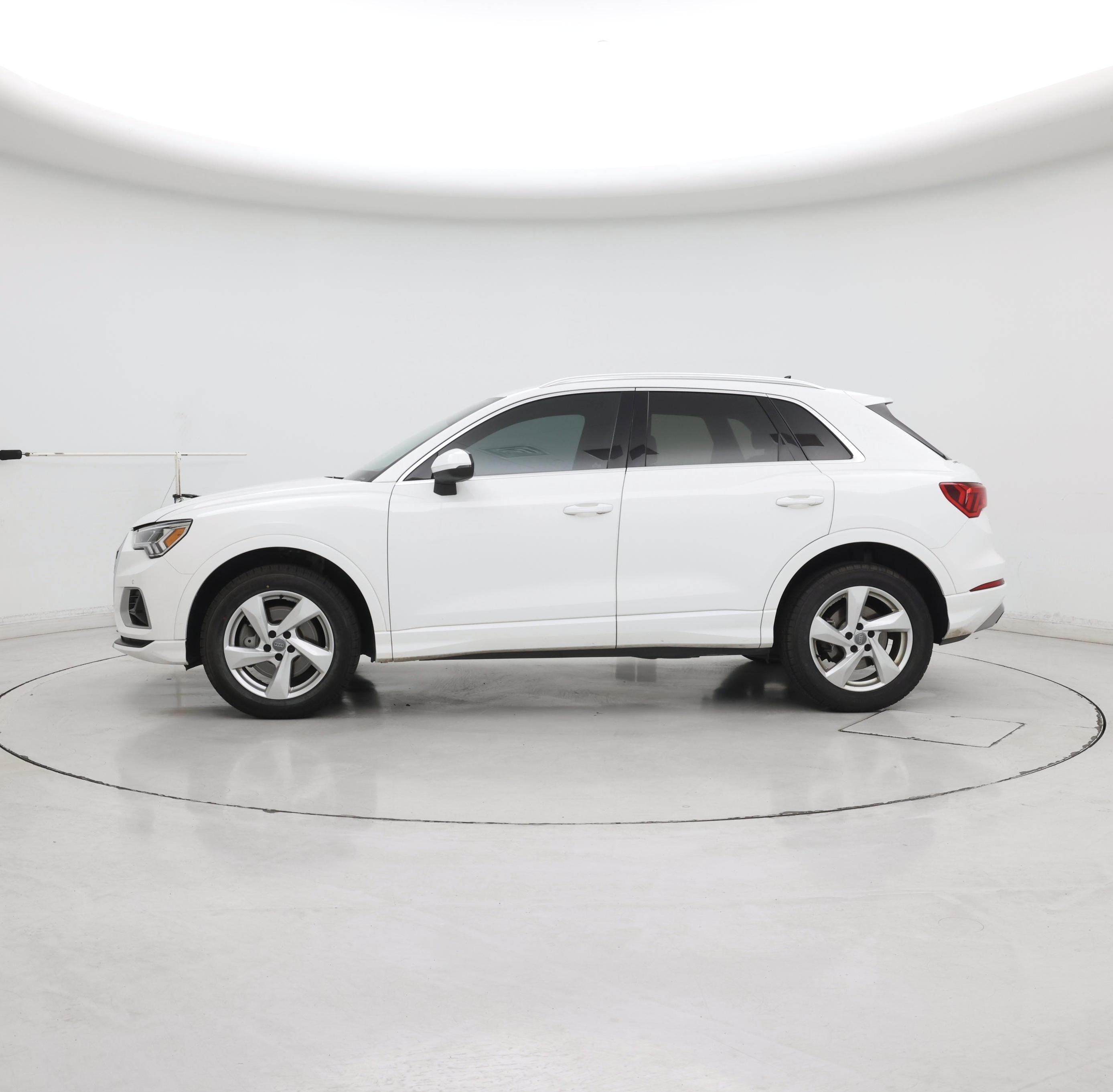 Thumbnail: 2020 Audi Q3 - 3
