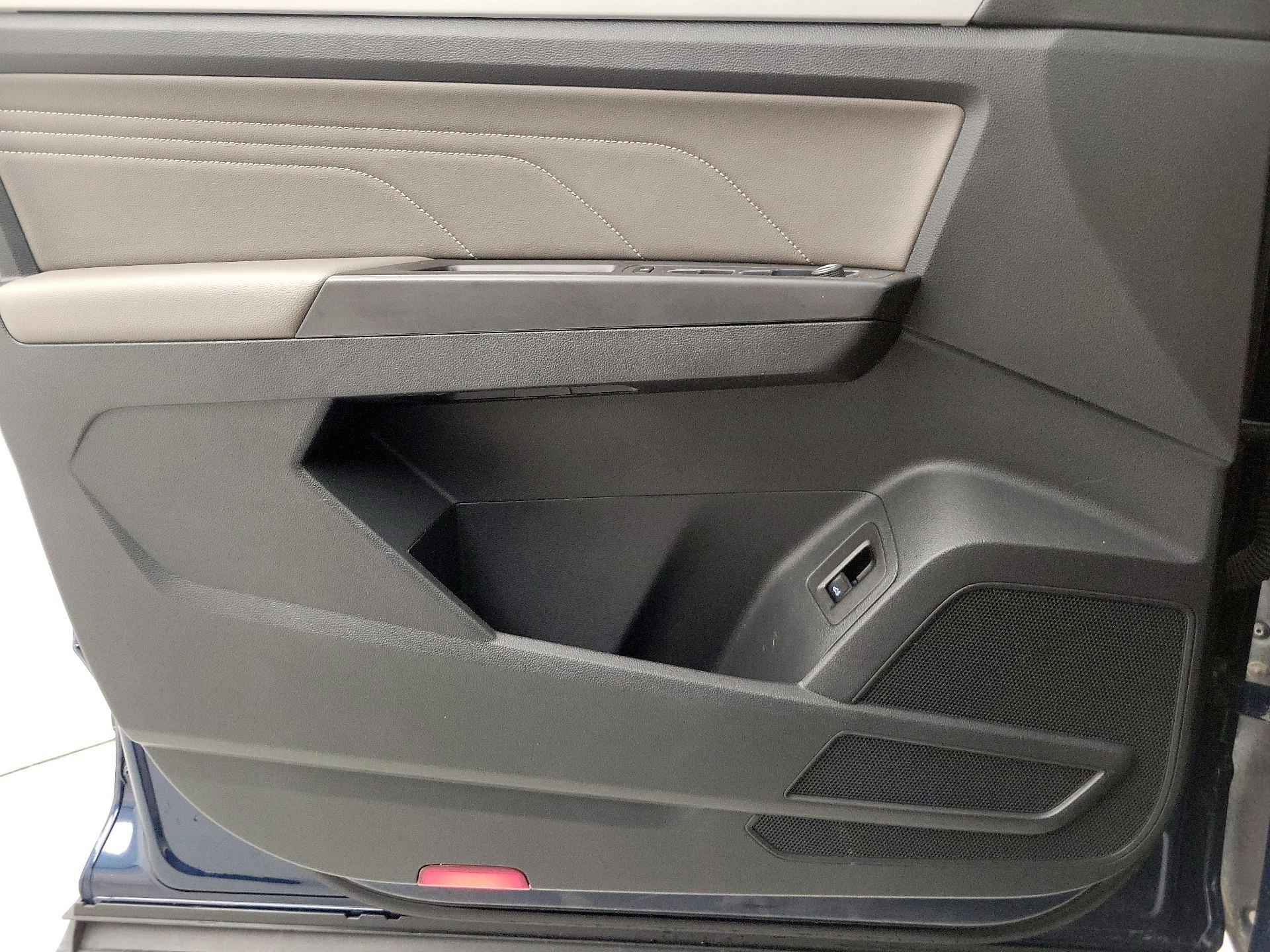 Thumbnail: 2022 Volkswagen Atlas - 12