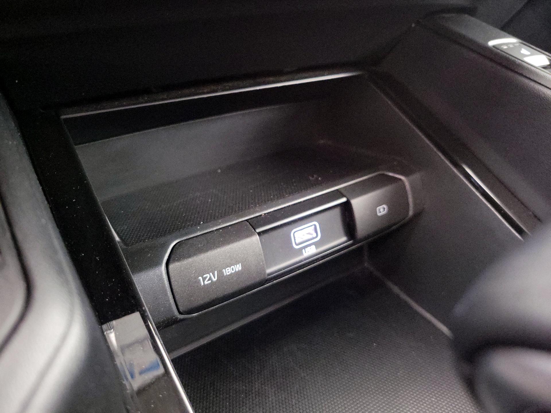 Thumbnail: 2021 Kia Telluride - 18