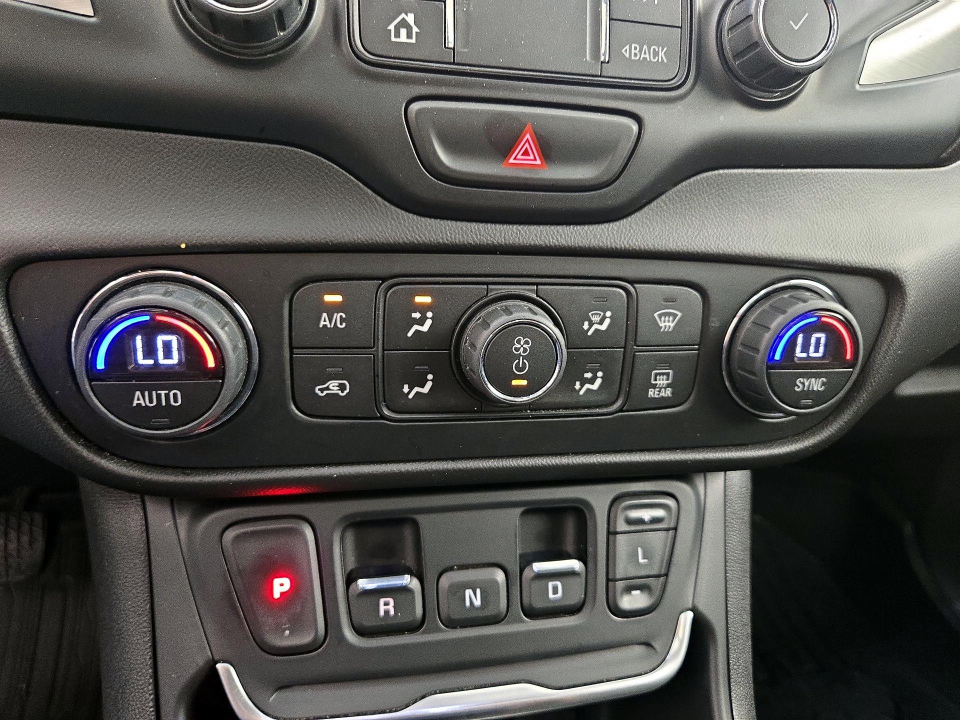 Thumbnail: 2020 GMC Terrain - 17