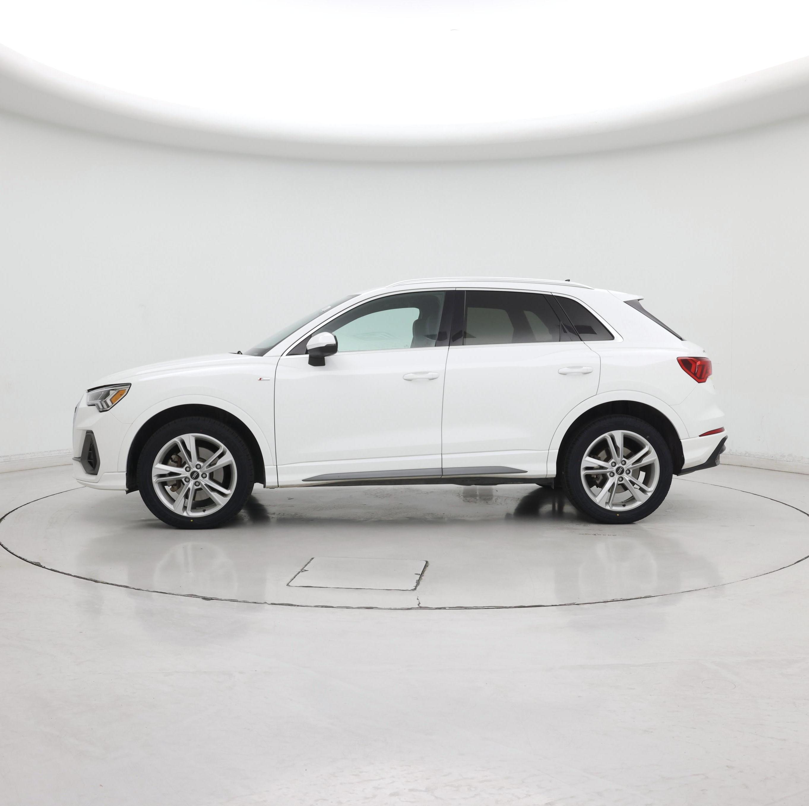 Thumbnail: 2022 Audi Q3 - 3