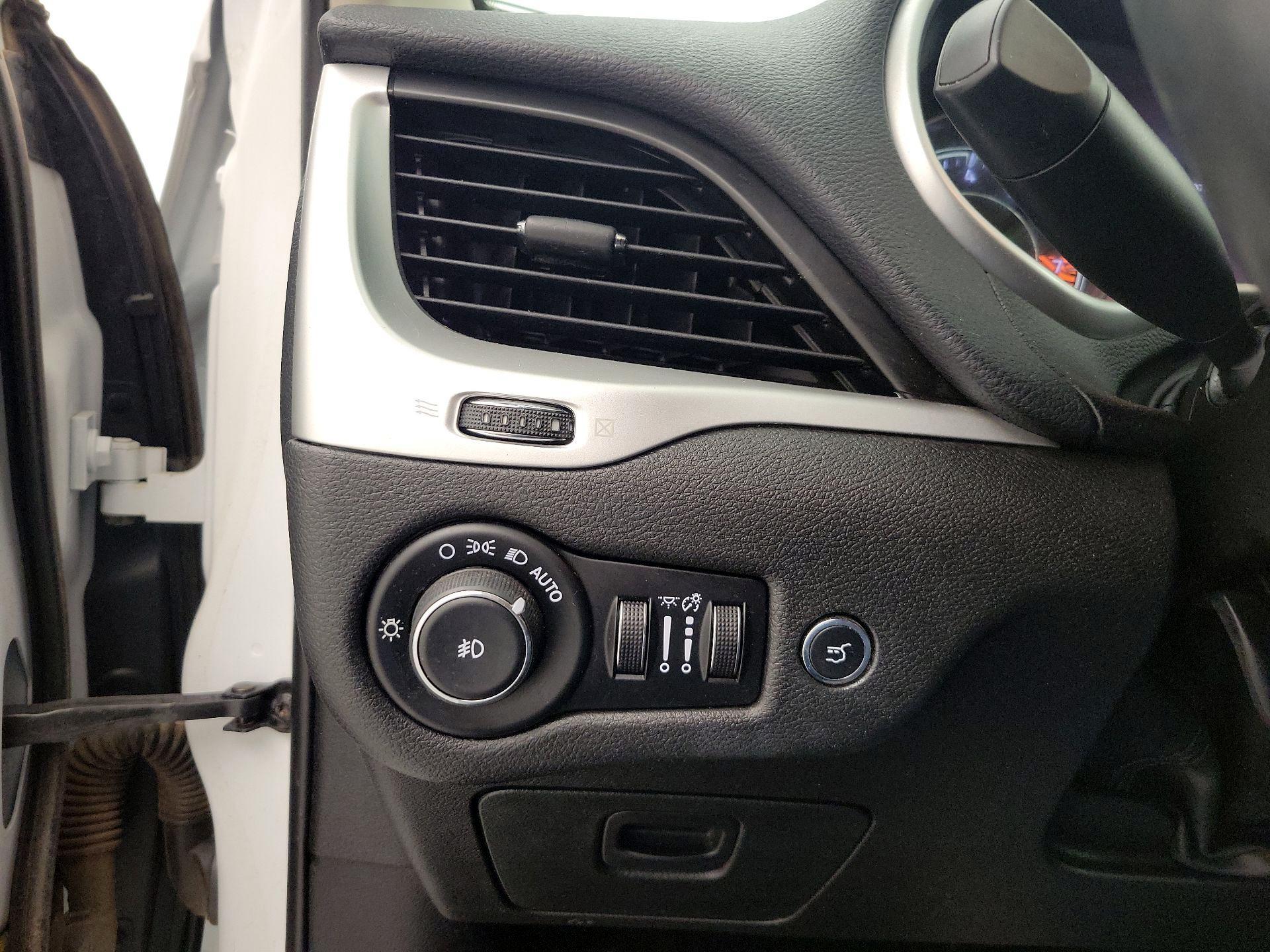 Thumbnail: 2014 Jeep Cherokee - 13