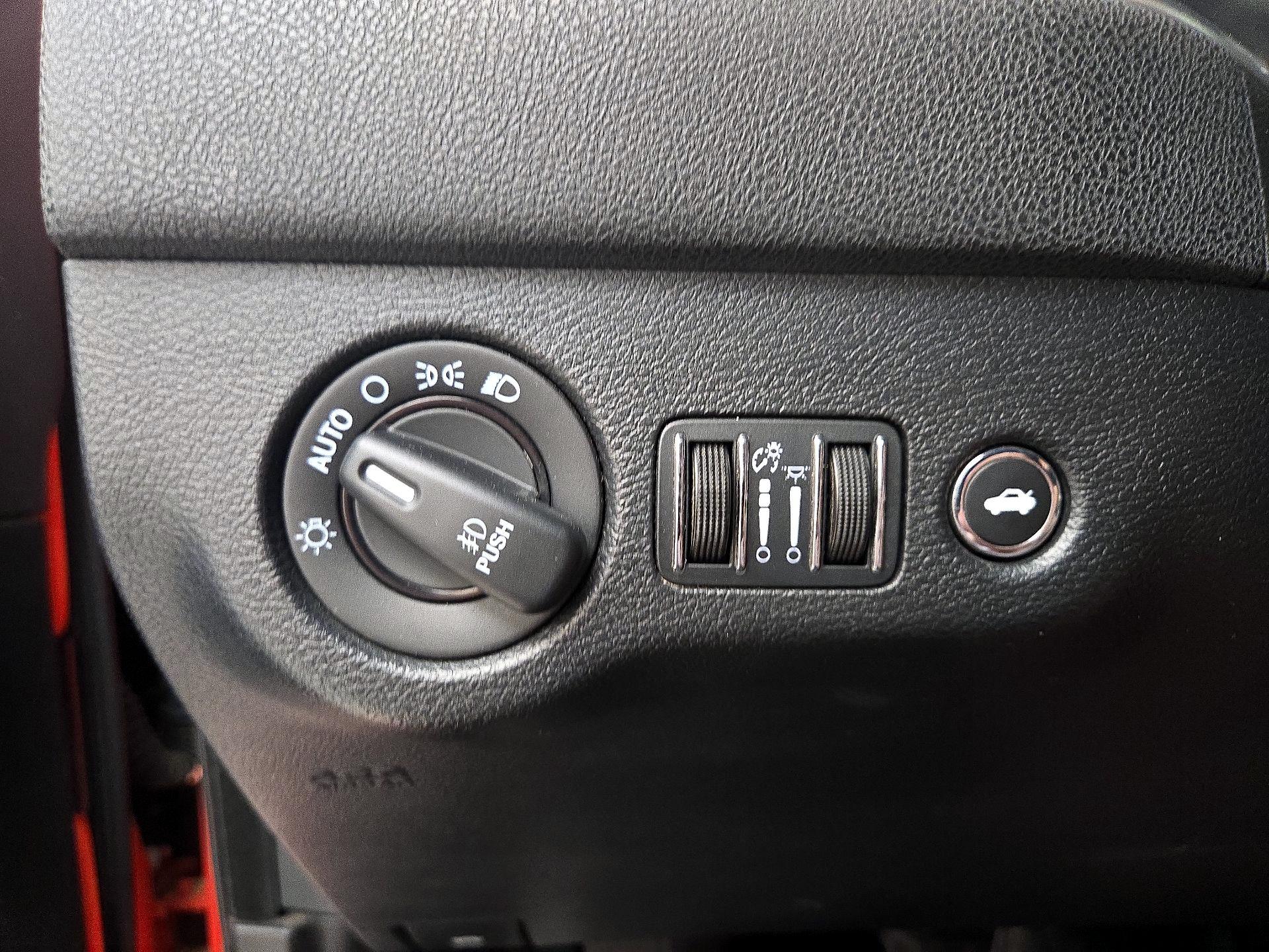 Thumbnail: 2016 Dodge Charger - 13