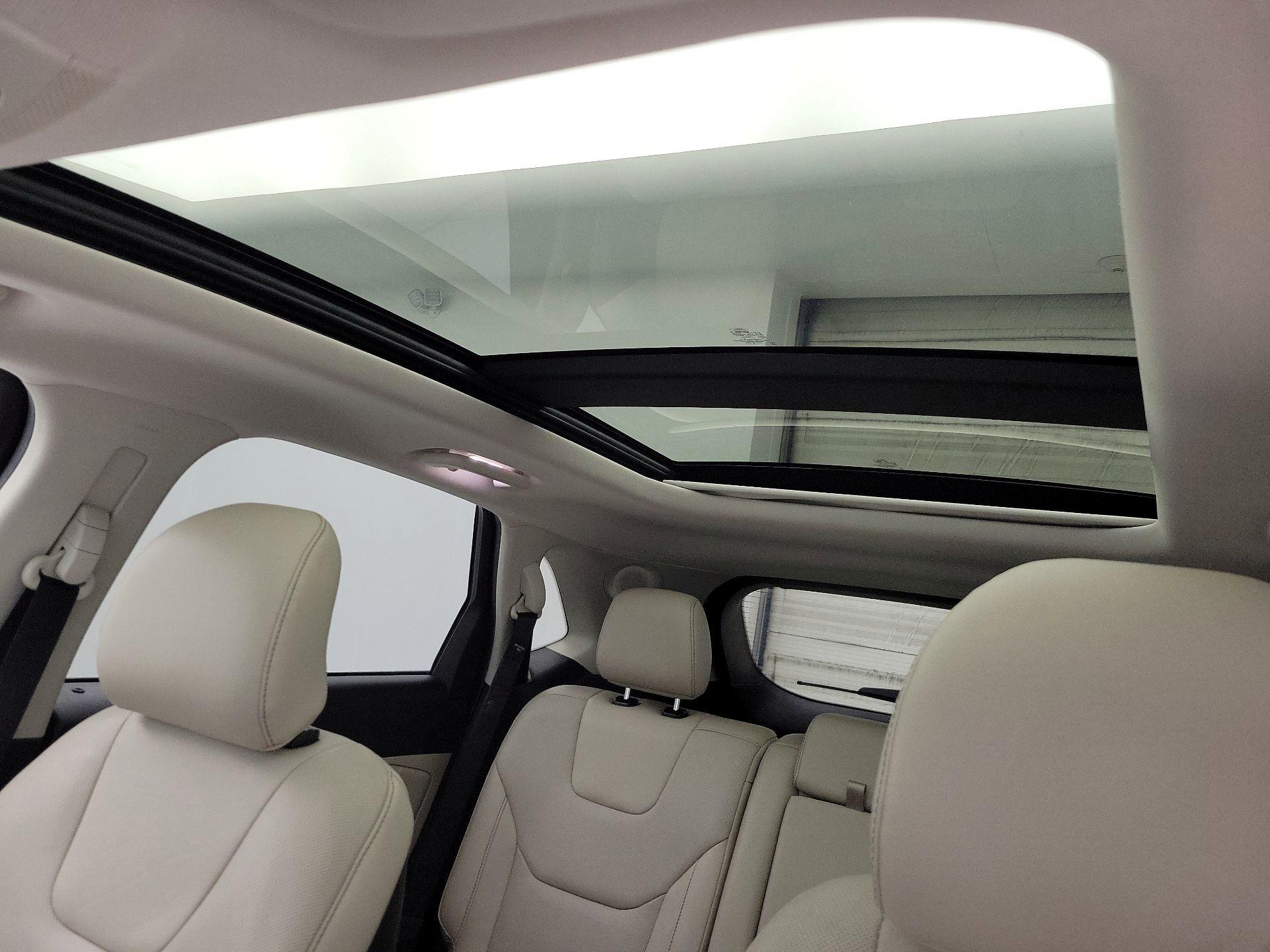 Thumbnail: 2015 Ford Edge - 20