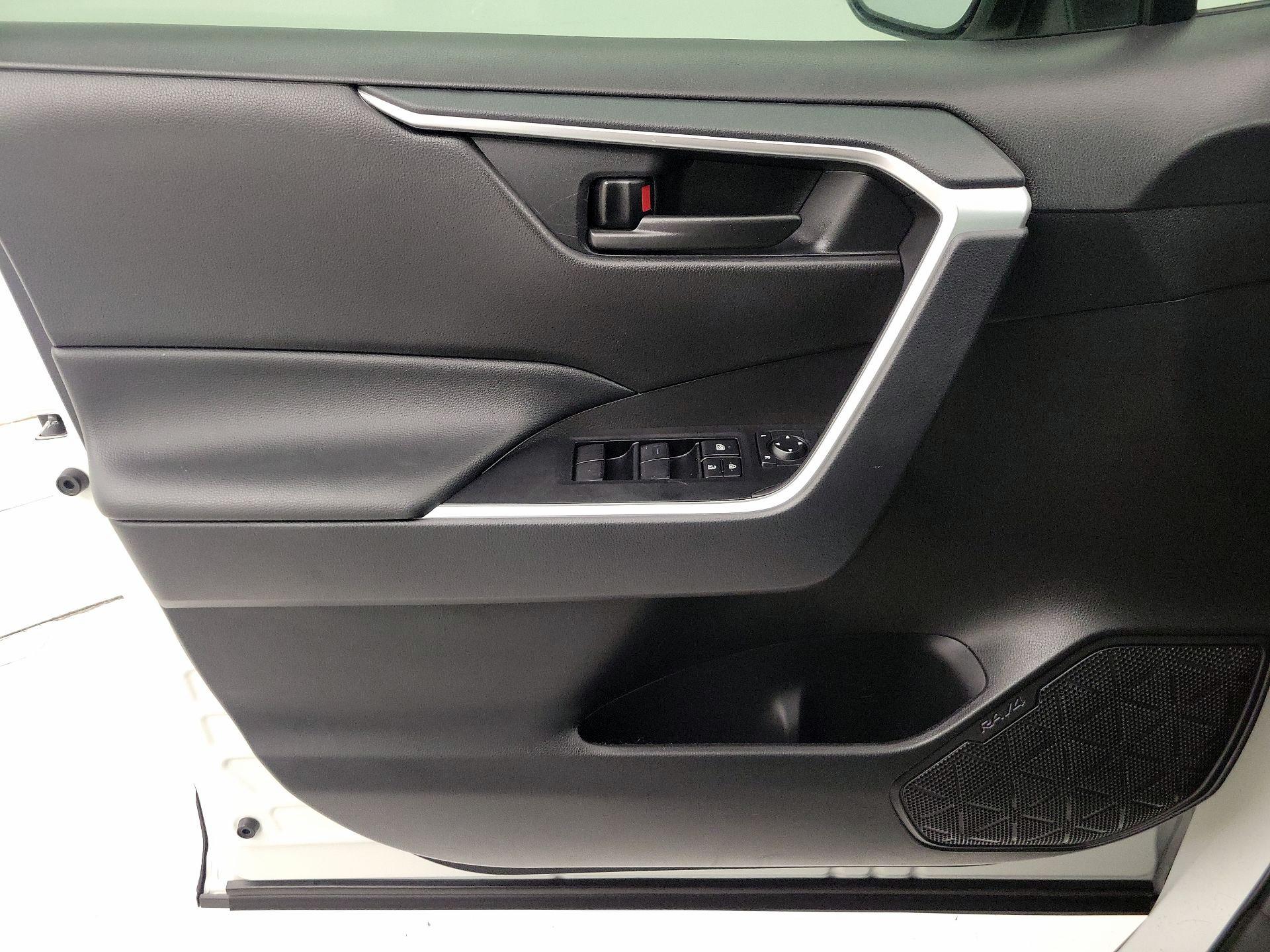 Thumbnail: 2025 Toyota RAV4 - 12