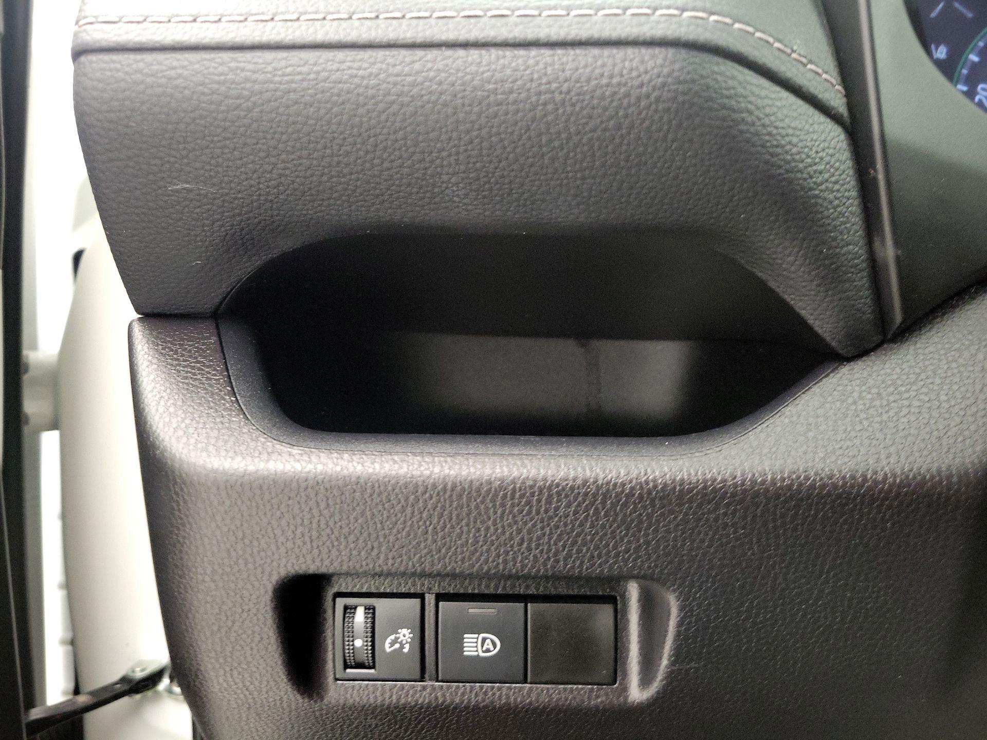 Thumbnail: 2025 Toyota RAV4 - 13