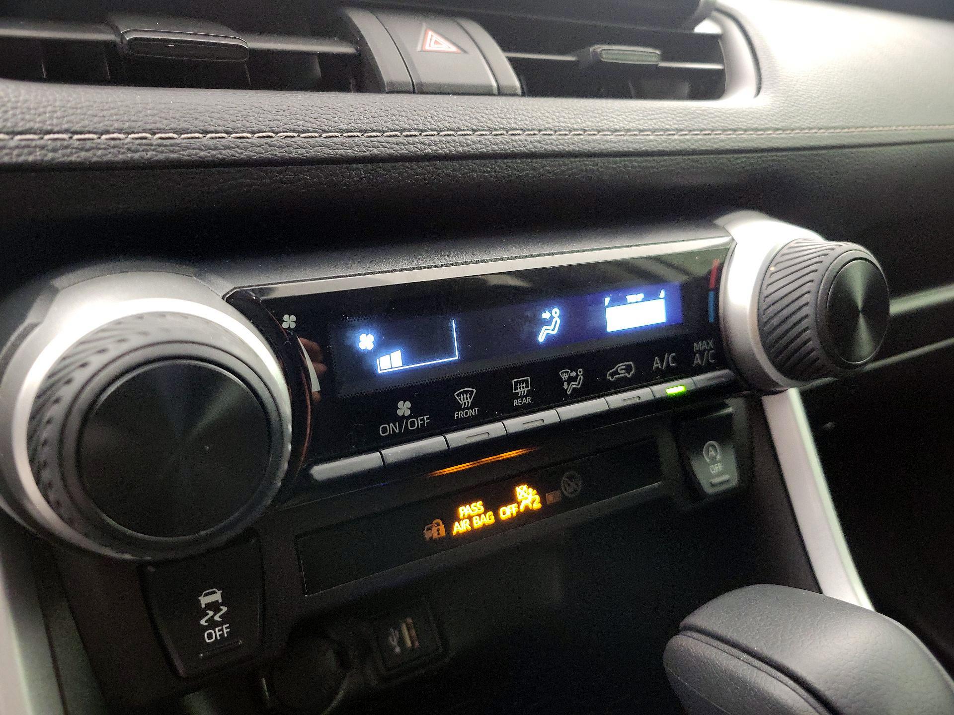 Thumbnail: 2025 Toyota RAV4 - 16