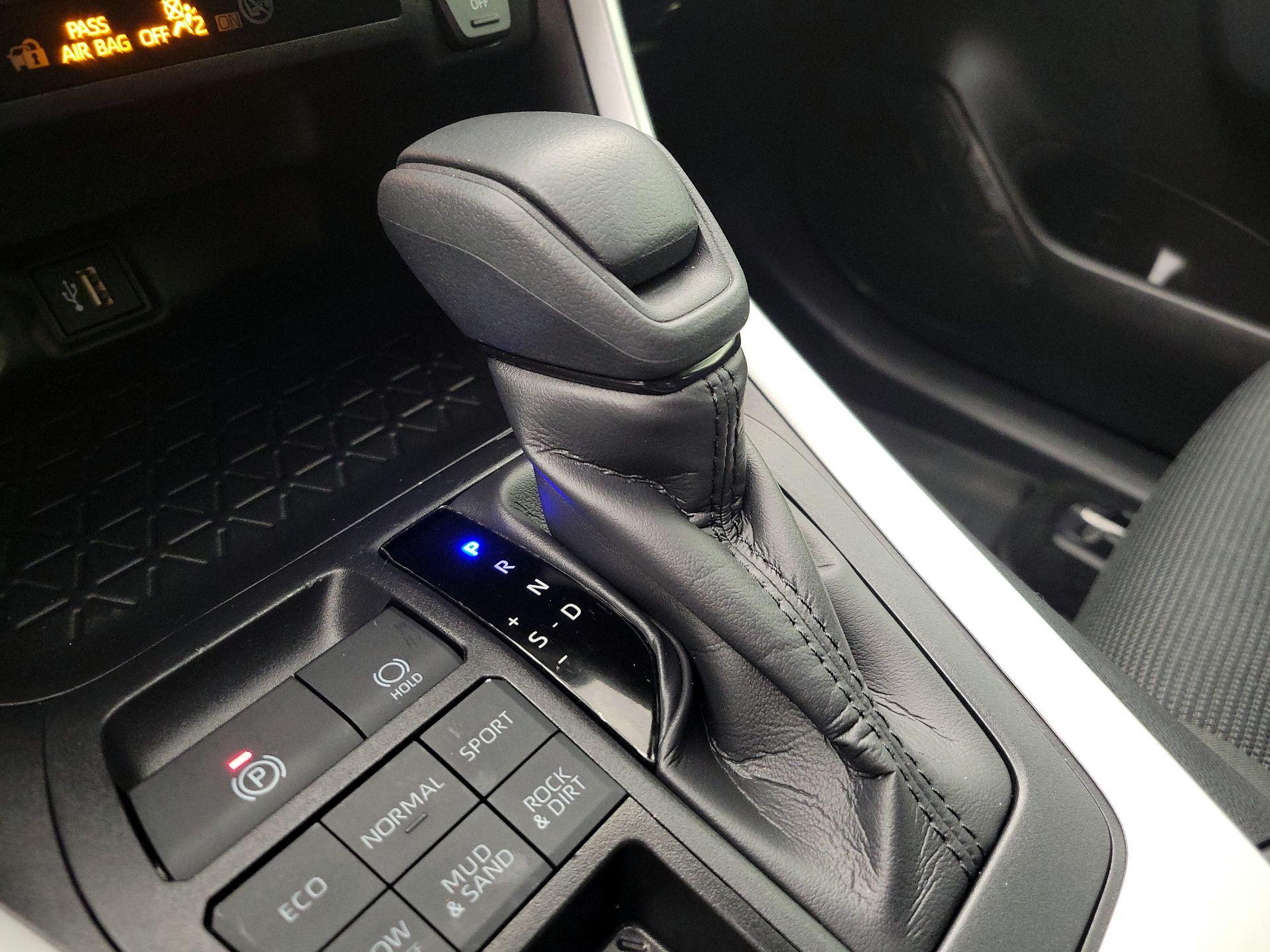 Thumbnail: 2025 Toyota RAV4 - 17