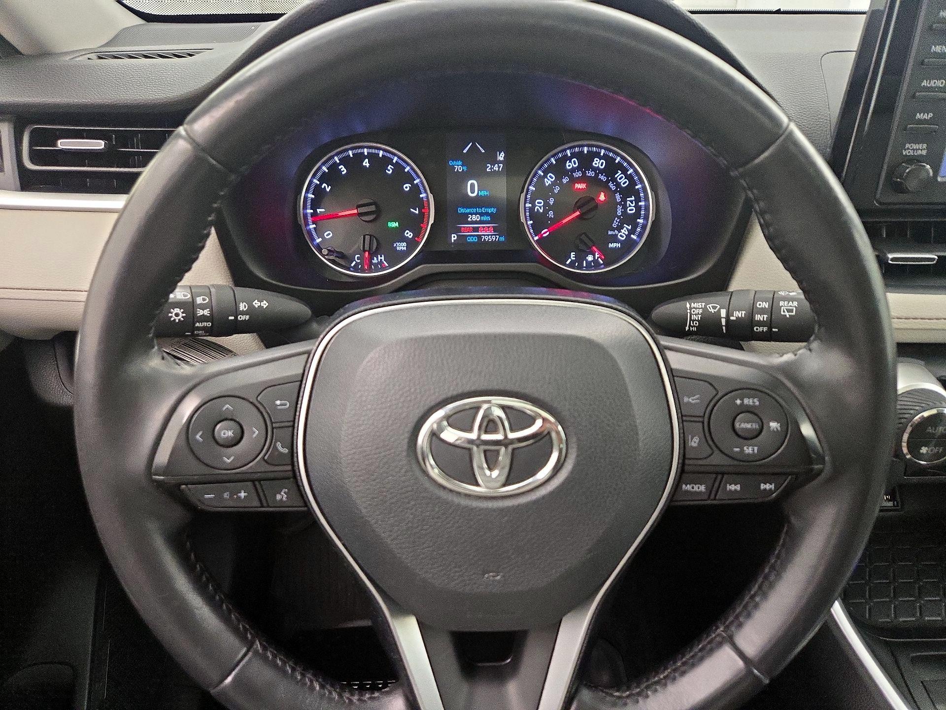 Thumbnail: 2019 Toyota RAV4 - 10