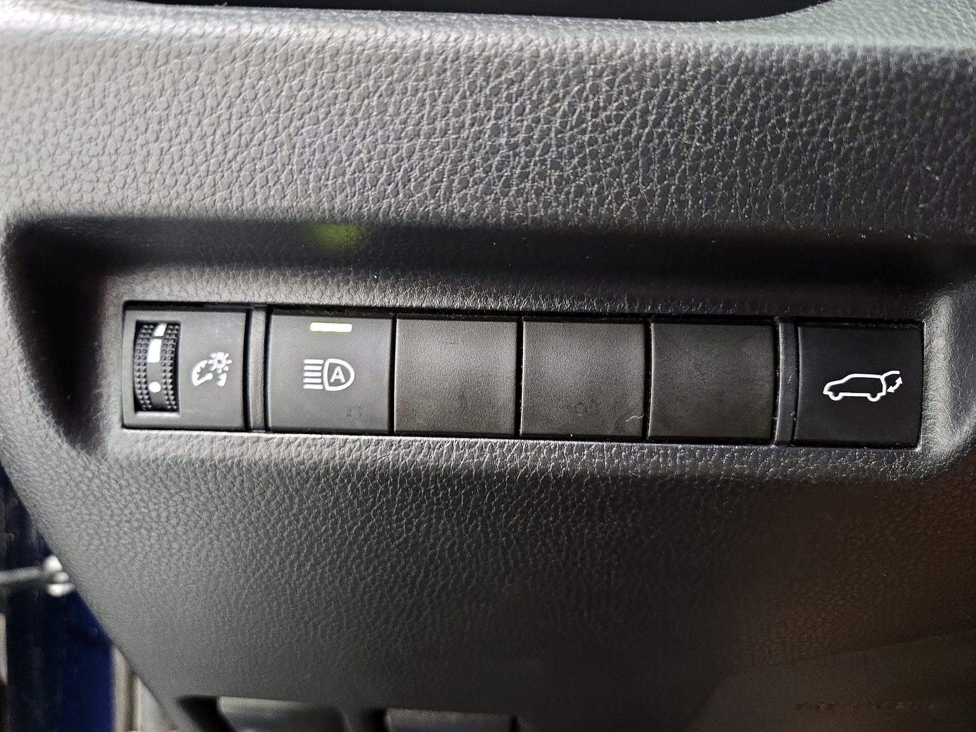 Thumbnail: 2019 Toyota RAV4 - 13