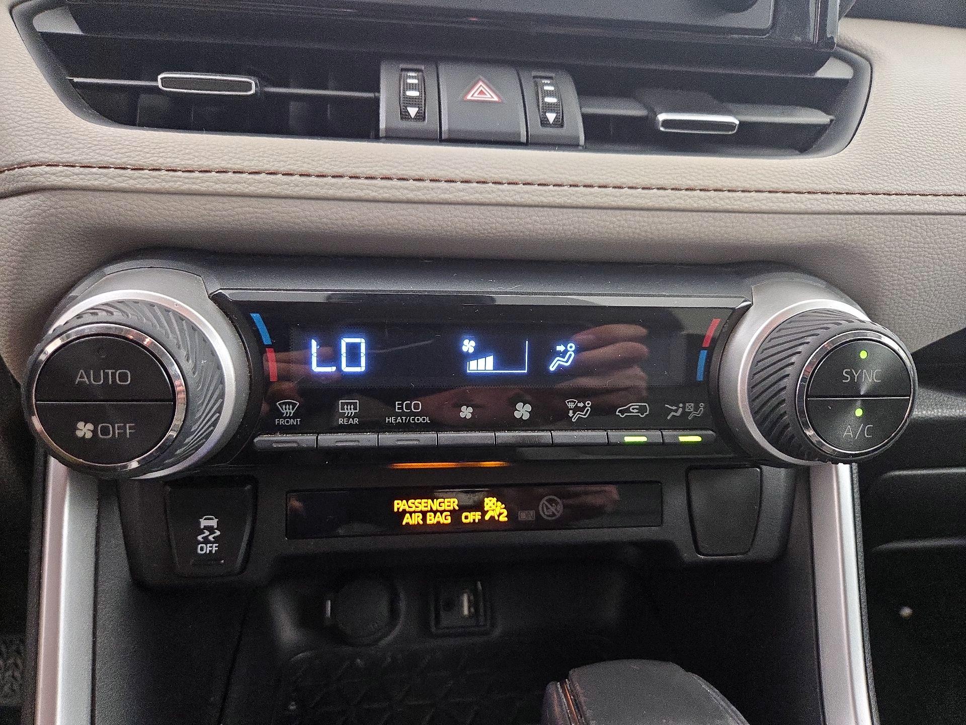 Thumbnail: 2019 Toyota RAV4 - 16