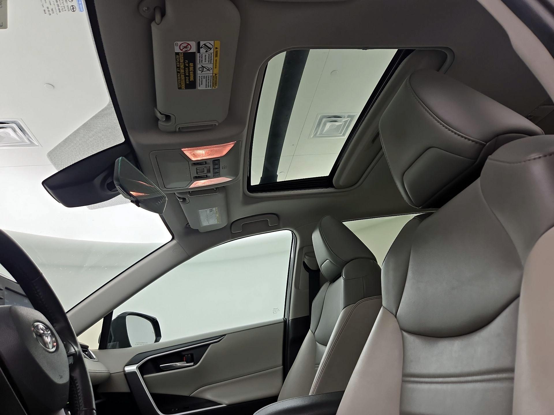 Thumbnail: 2019 Toyota RAV4 - 19