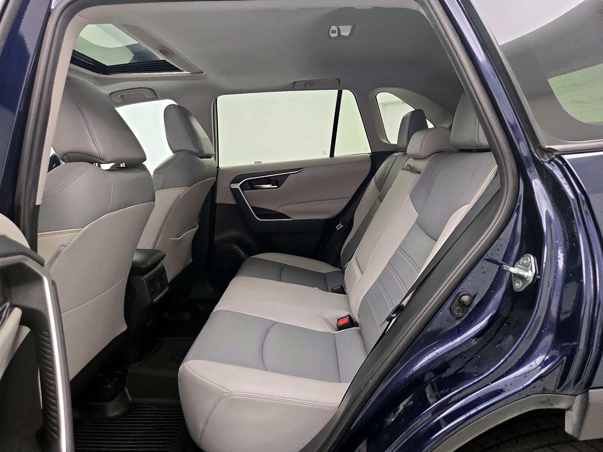 Thumbnail: 2019 Toyota RAV4 - 20