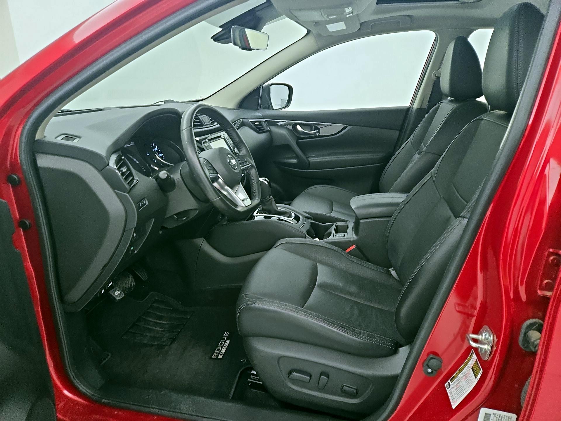 Thumbnail: 2018 Nissan Rogue Sport - 11