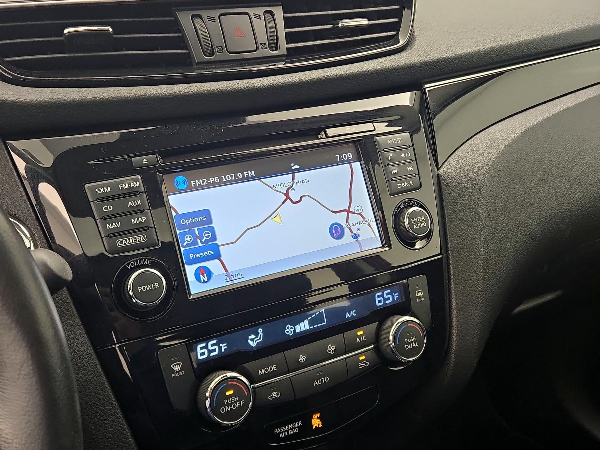 Thumbnail: 2018 Nissan Rogue Sport - 14