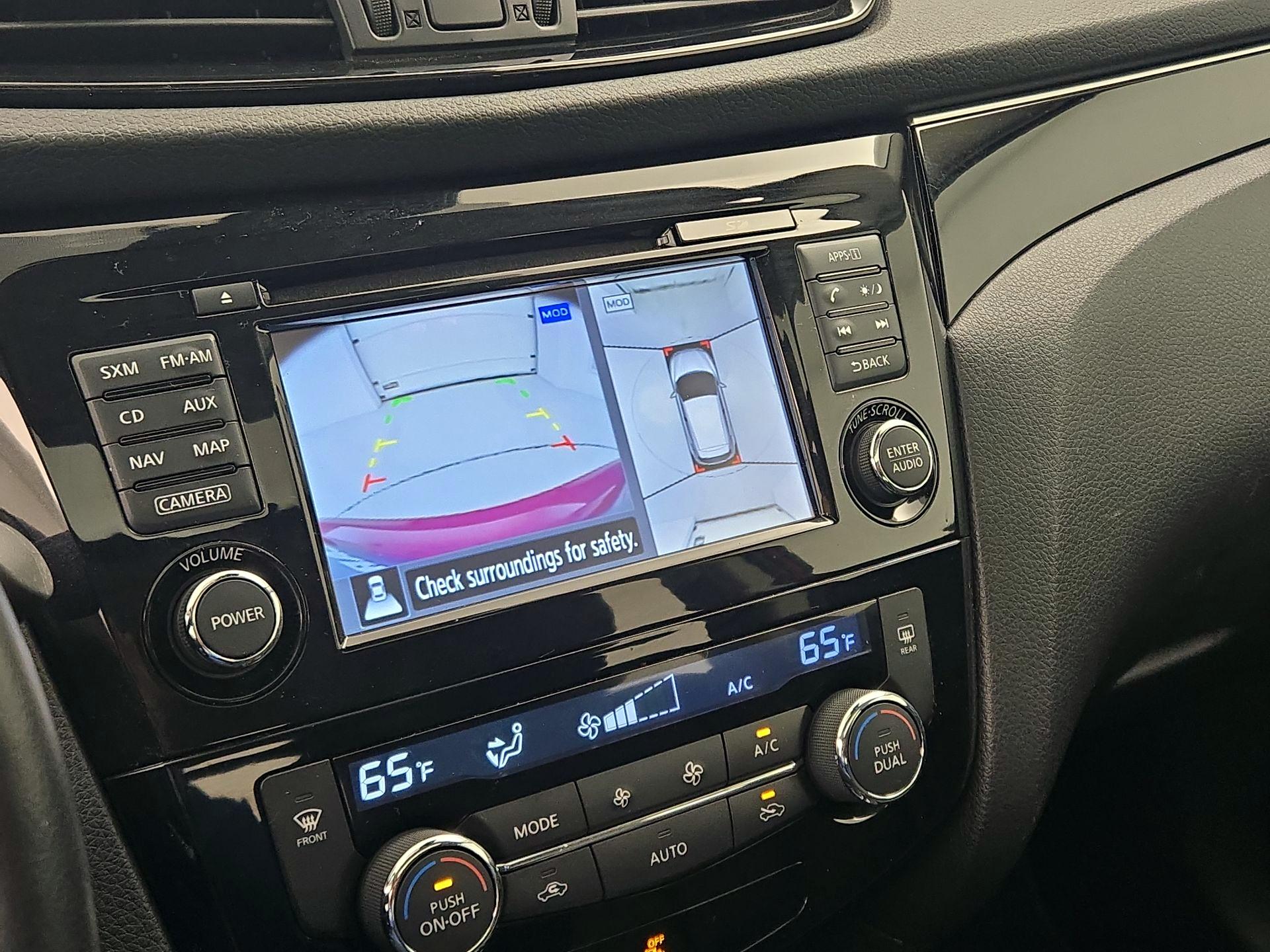 Thumbnail: 2018 Nissan Rogue Sport - 15