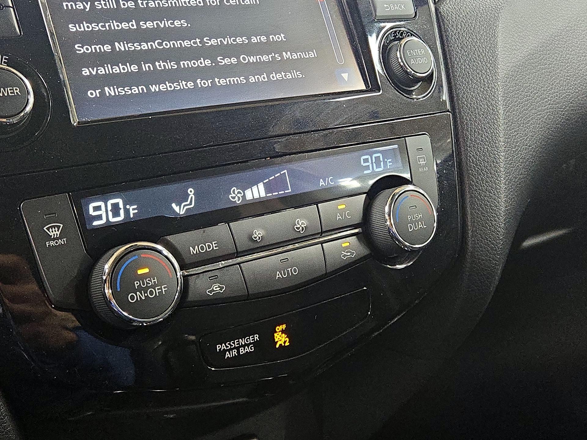 Thumbnail: 2018 Nissan Rogue Sport - 17