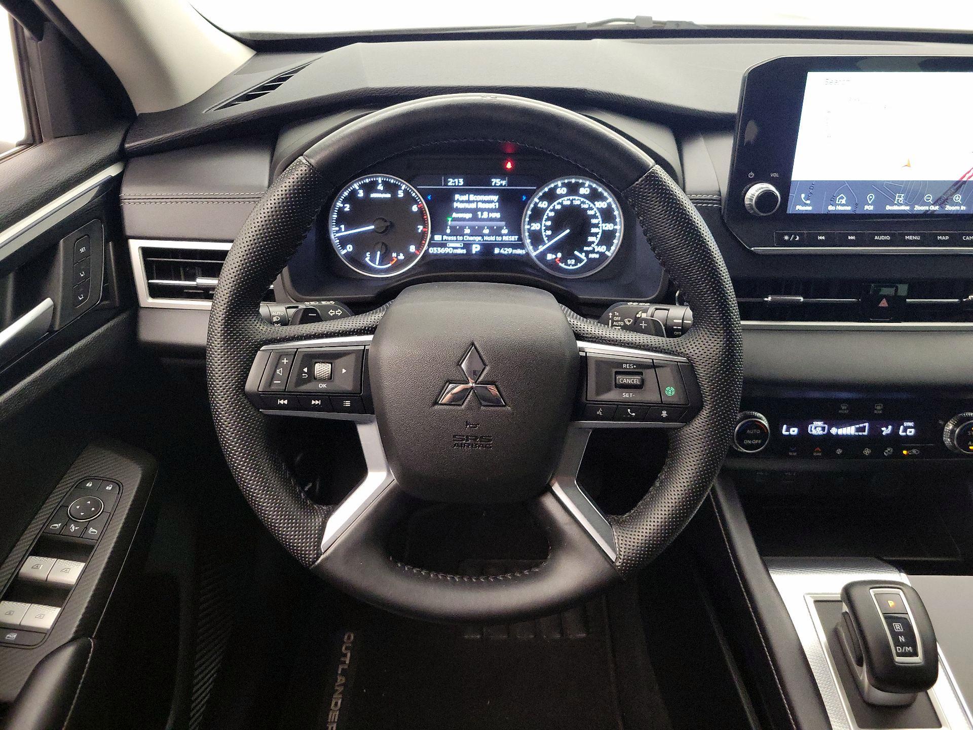 Thumbnail: 2022 Mitsubishi Outlander - 10