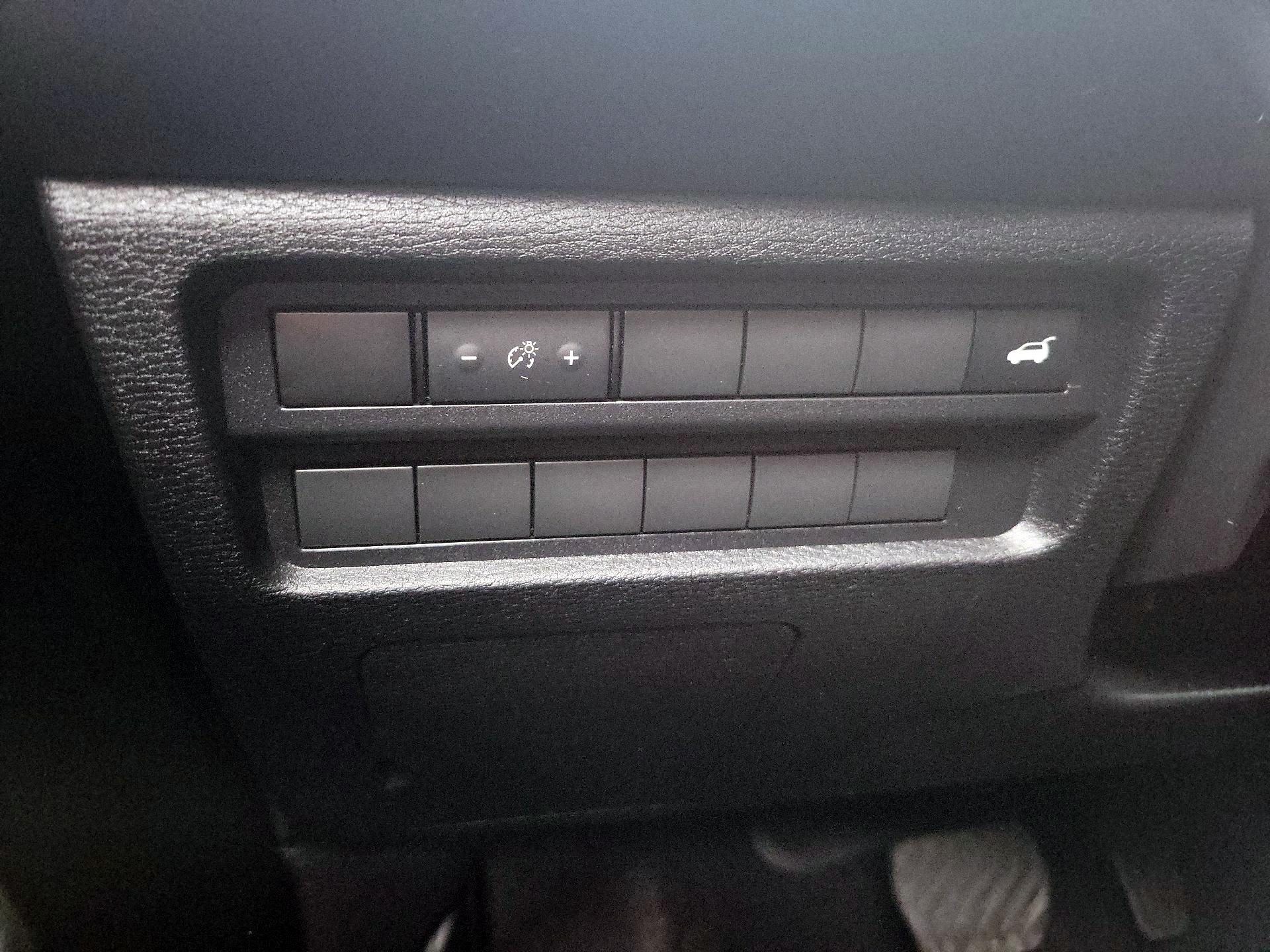 Thumbnail: 2022 Mitsubishi Outlander - 13