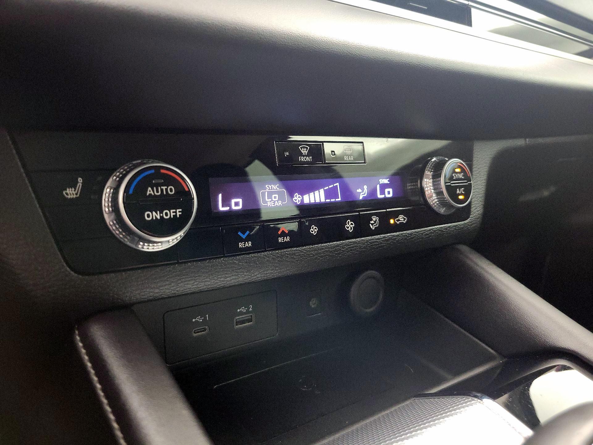 Thumbnail: 2022 Mitsubishi Outlander - 17